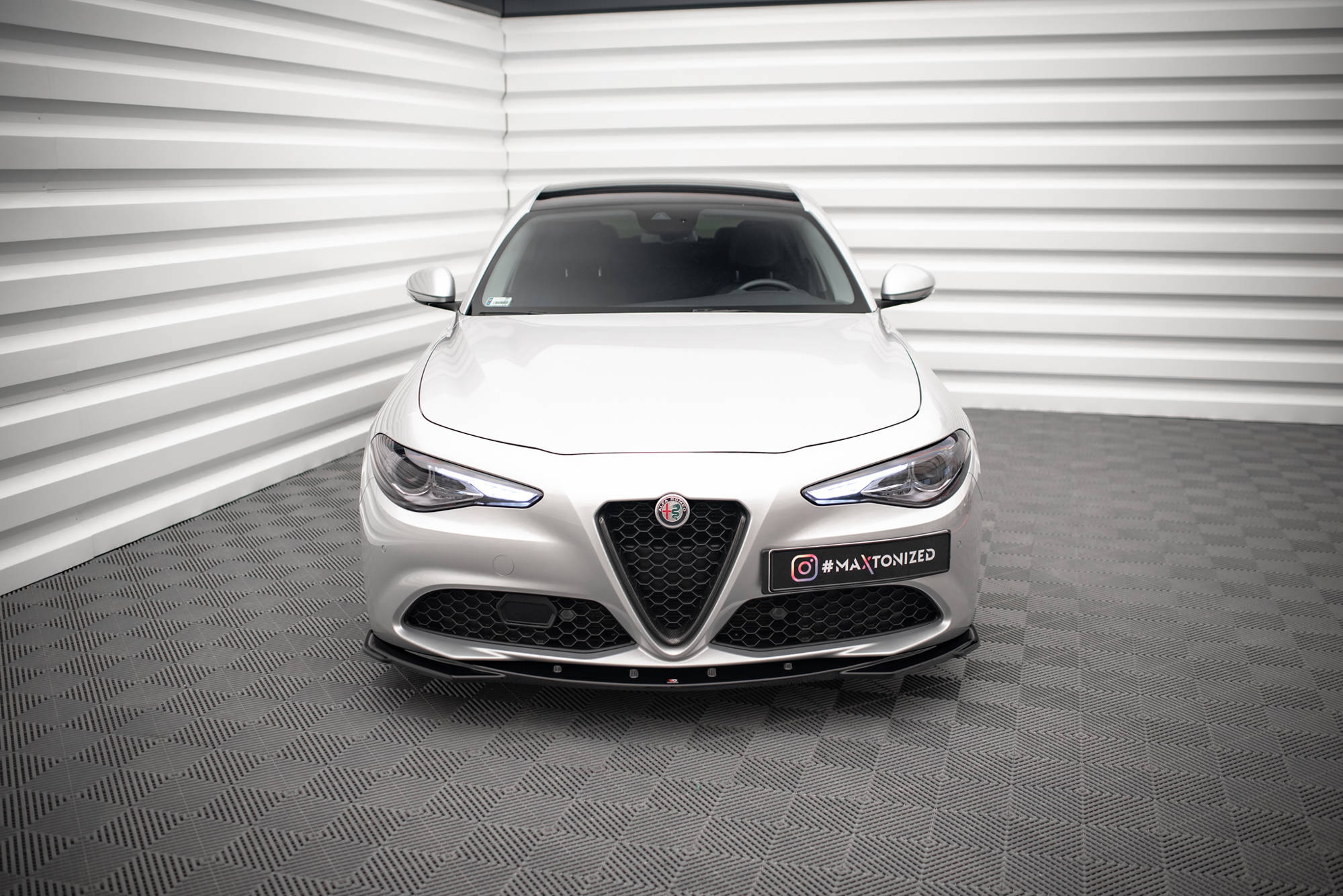 pol_po_Front-Splitter-V-2-Alfa-Romeo-Giulia-Sport-17092_3 pol_po_Front-Splitter-V-2-Alfa-Romeo-Giulia-Sport-17092_3