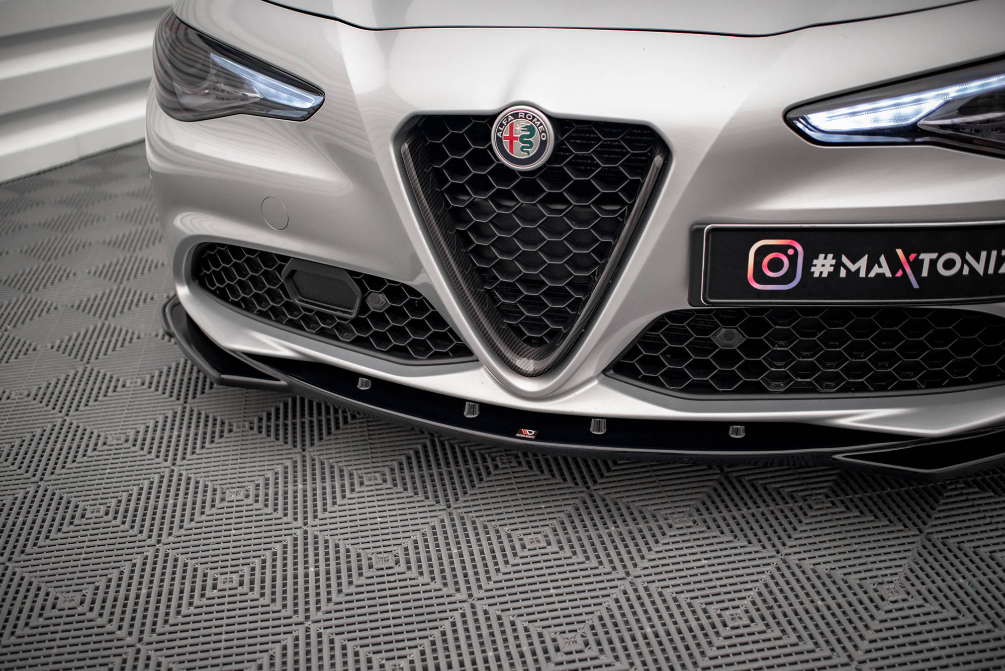 pol_po_Front-Splitter-V-2-Alfa-Romeo-Giulia-Sport-17092_4 pol_po_Front-Splitter-V-2-Alfa-Romeo-Giulia-Sport-17092_4