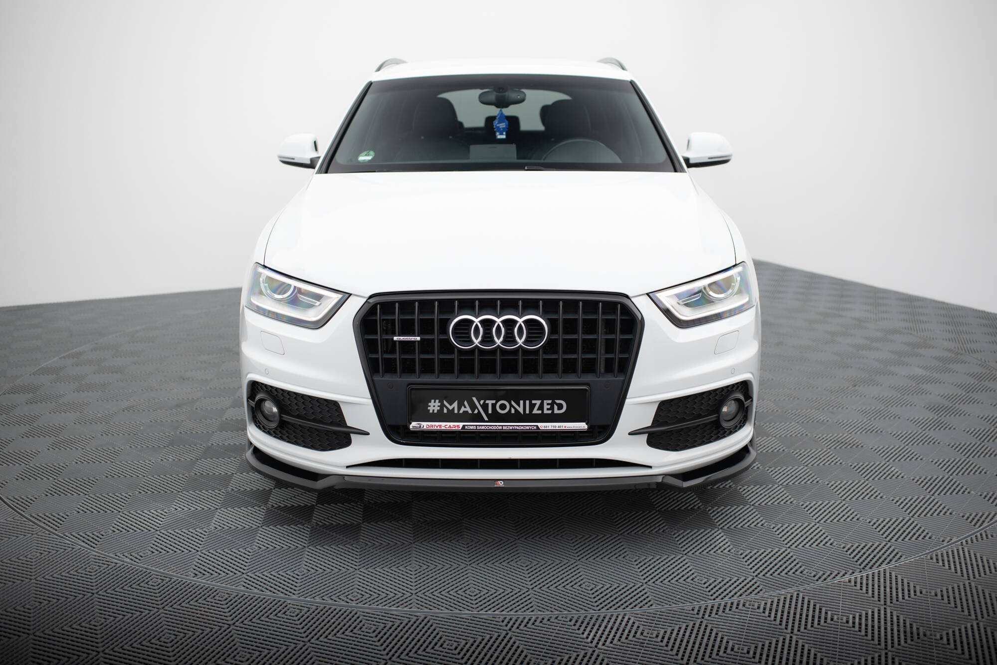 pol_po_Front-Splitter-V-2-Audi-Q3-S-line-8U-21045_2 pol_po_Front-Splitter-V-2-Audi-Q3-S-line-8U-21045_2