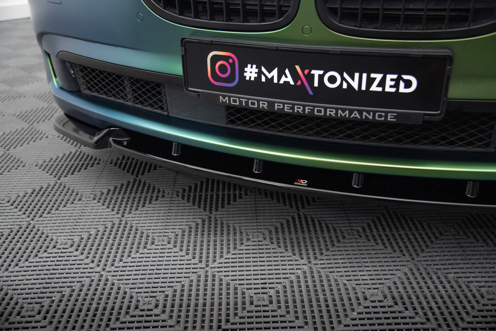 pol_po_Front-Splitter-V-2-BMW-7-F01-19750_3 pol_po_Front-Splitter-V-2-BMW-7-F01-19750_3