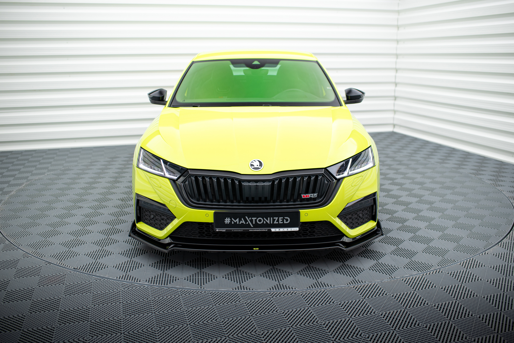 pol_po_Front-Splitter-V-2-Flaps-Skoda-Octavia-RS-Mk4-12042_2 pol_po_Front-Splitter-V-2-Flaps-Skoda-Octavia-RS-Mk4-12042_2