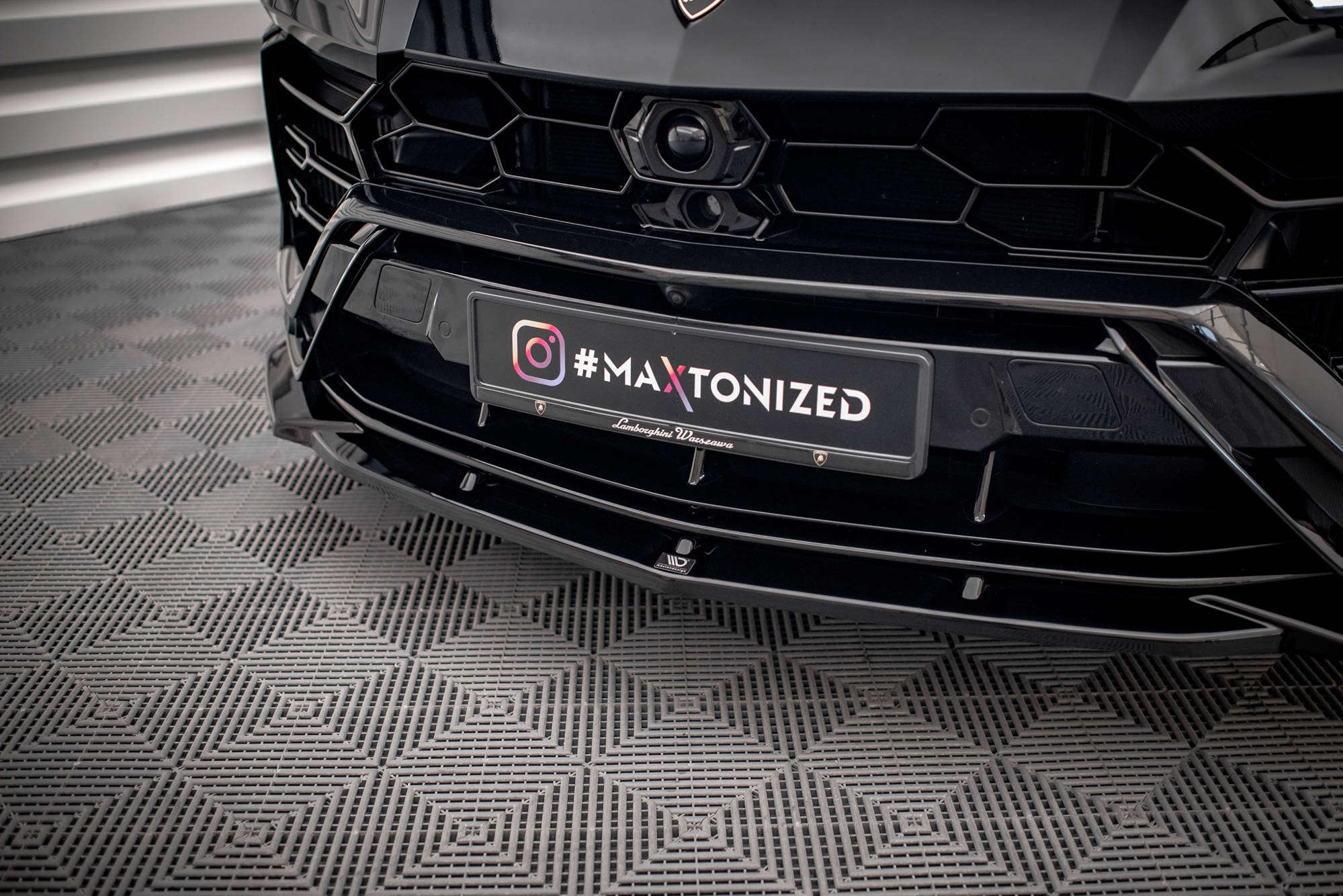 pol_po_Front-Splitter-V-2-Lamborghini-Urus-Mk1-16124_6 pol_po_Front-Splitter-V-2-Lamborghini-Urus-Mk1-16124_6