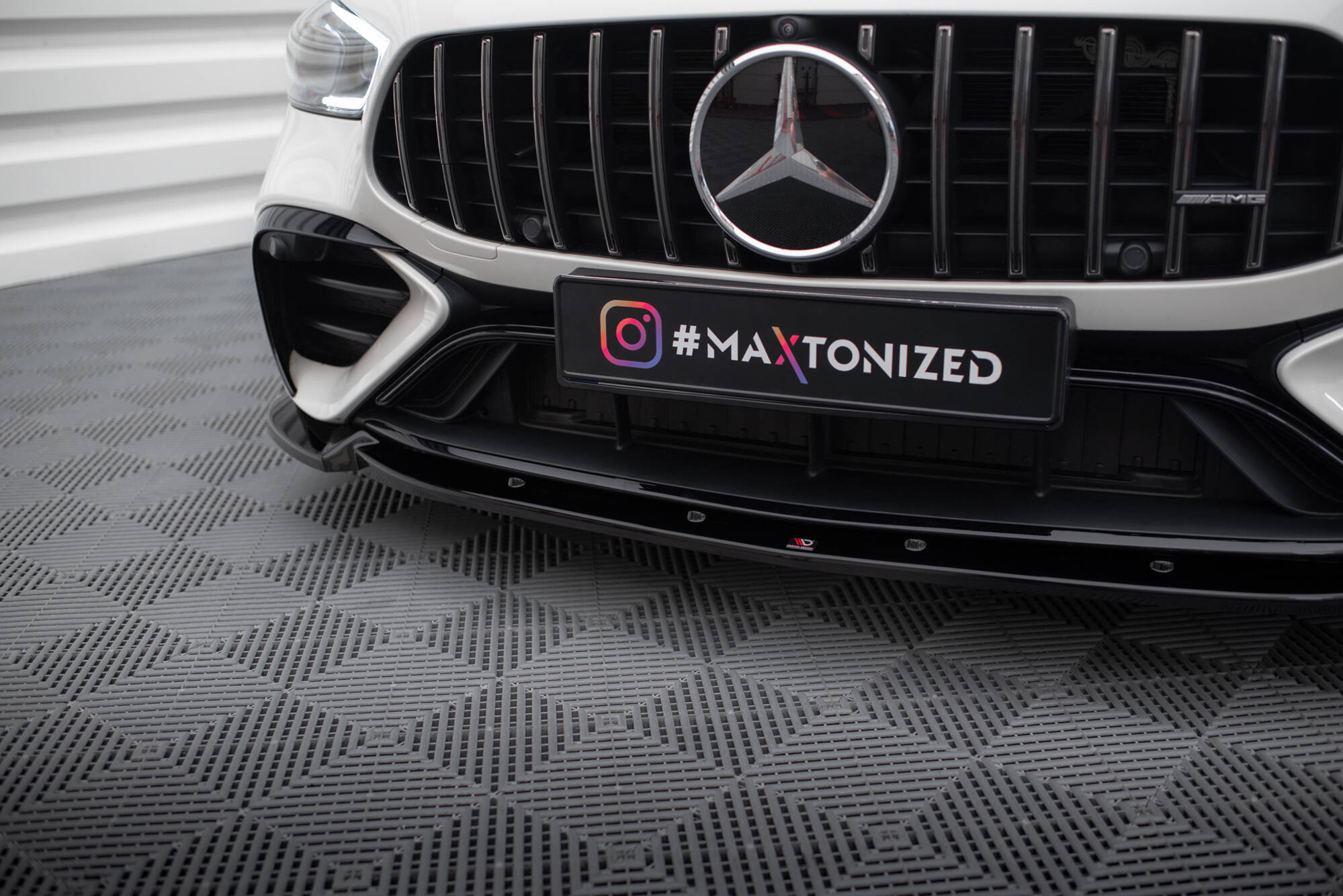 pol_po_Front-Splitter-V-2-Mercedes-AMG-GT-43-4-Door-Coupe-V8-Styling-Package-X290-19996_3 pol_po_Front-Splitter-V-2-Mercedes-AMG-GT-43-4-Door-Coupe-V8-Styling-Package-X290-19996_3