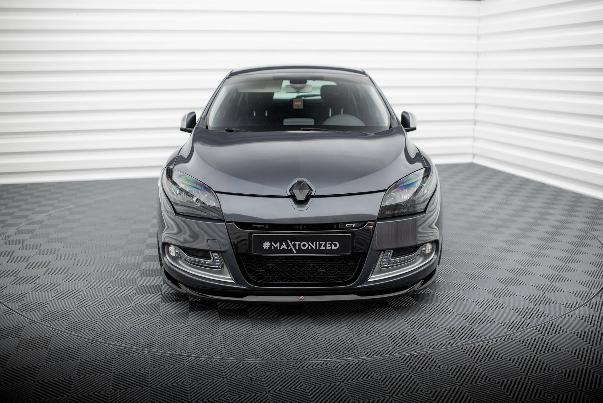 pol_po_Front-Splitter-V-2-Renault-Megane-GT-Mk3-Facelift-19674_2 pol_po_Front-Splitter-V-2-Renault-Megane-GT-Mk3-Facelift-19674_2