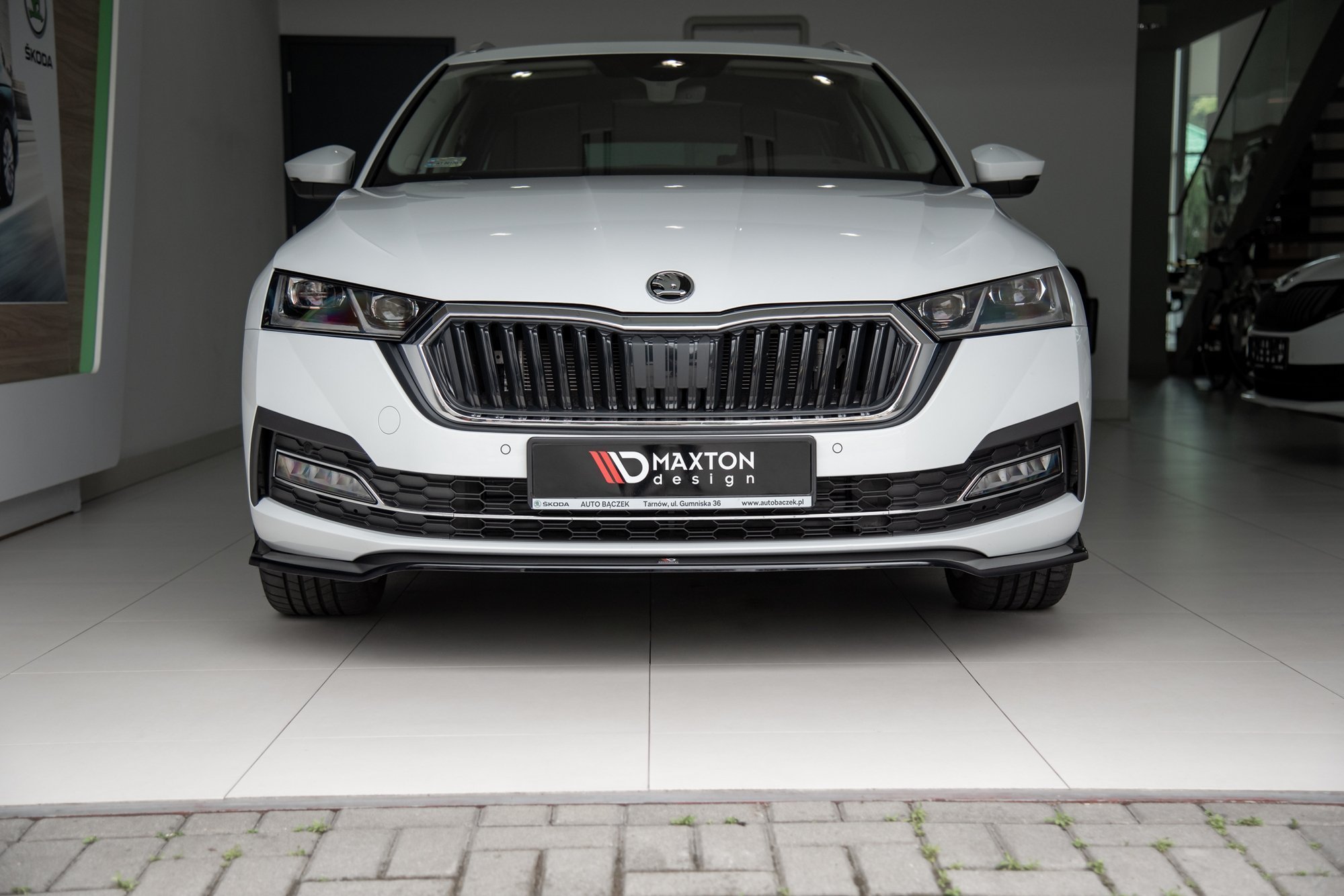 pol_po_Front-Splitter-V-2-Skoda-Octavia-Mk4-10535_6 pol_po_Front-Splitter-V-2-Skoda-Octavia-Mk4-10535_6