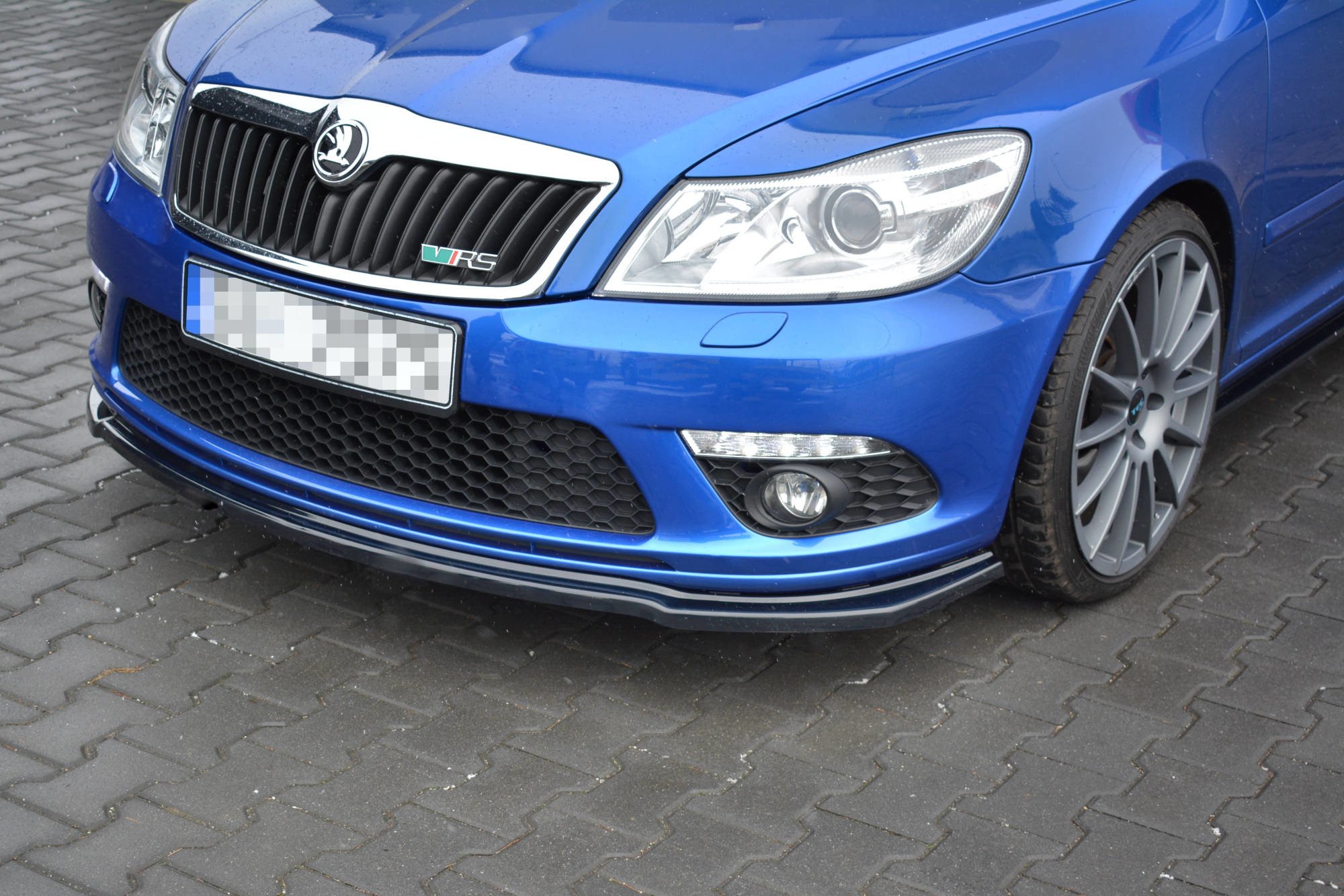 pol_po_Front-Splitter-V-2-Skoda-Octavia-RS-Mk2-FL-7196_6 pol_po_Front-Splitter-V-2-Skoda-Octavia-RS-Mk2-FL-7196_6
