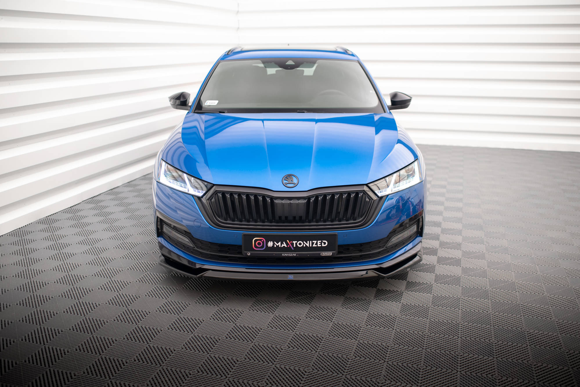 pol_po_Front-Splitter-V-2-Skoda-Octavia-Sportline-Mk4-18560_2 pol_po_Front-Splitter-V-2-Skoda-Octavia-Sportline-Mk4-18560_2