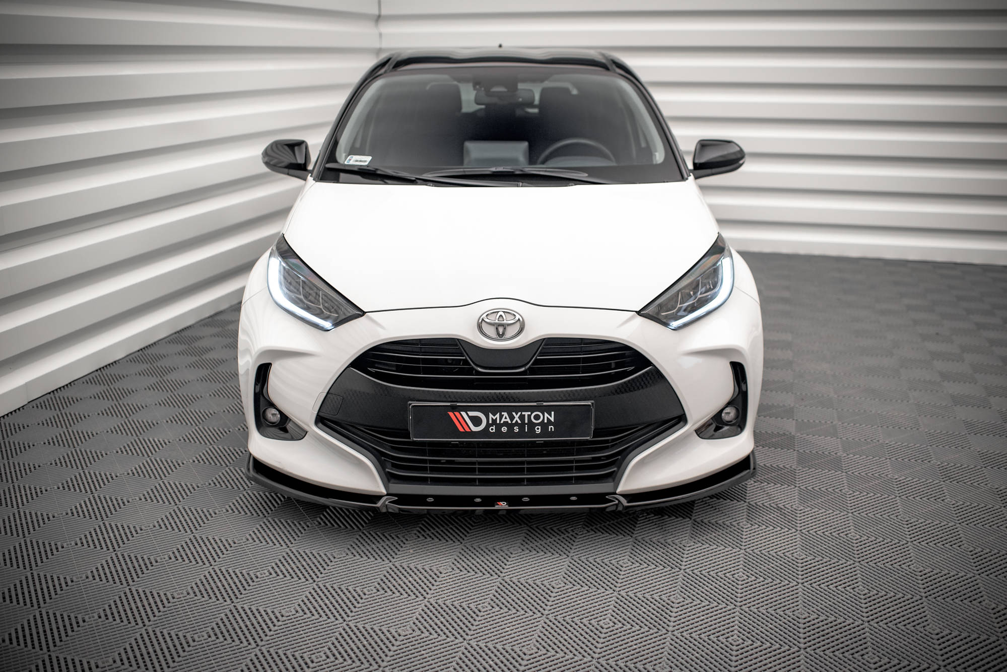 pol_po_Front-Splitter-V-2-Toyota-Yaris-Mk4-16918_5 pol_po_Front-Splitter-V-2-Toyota-Yaris-Mk4-16918_5