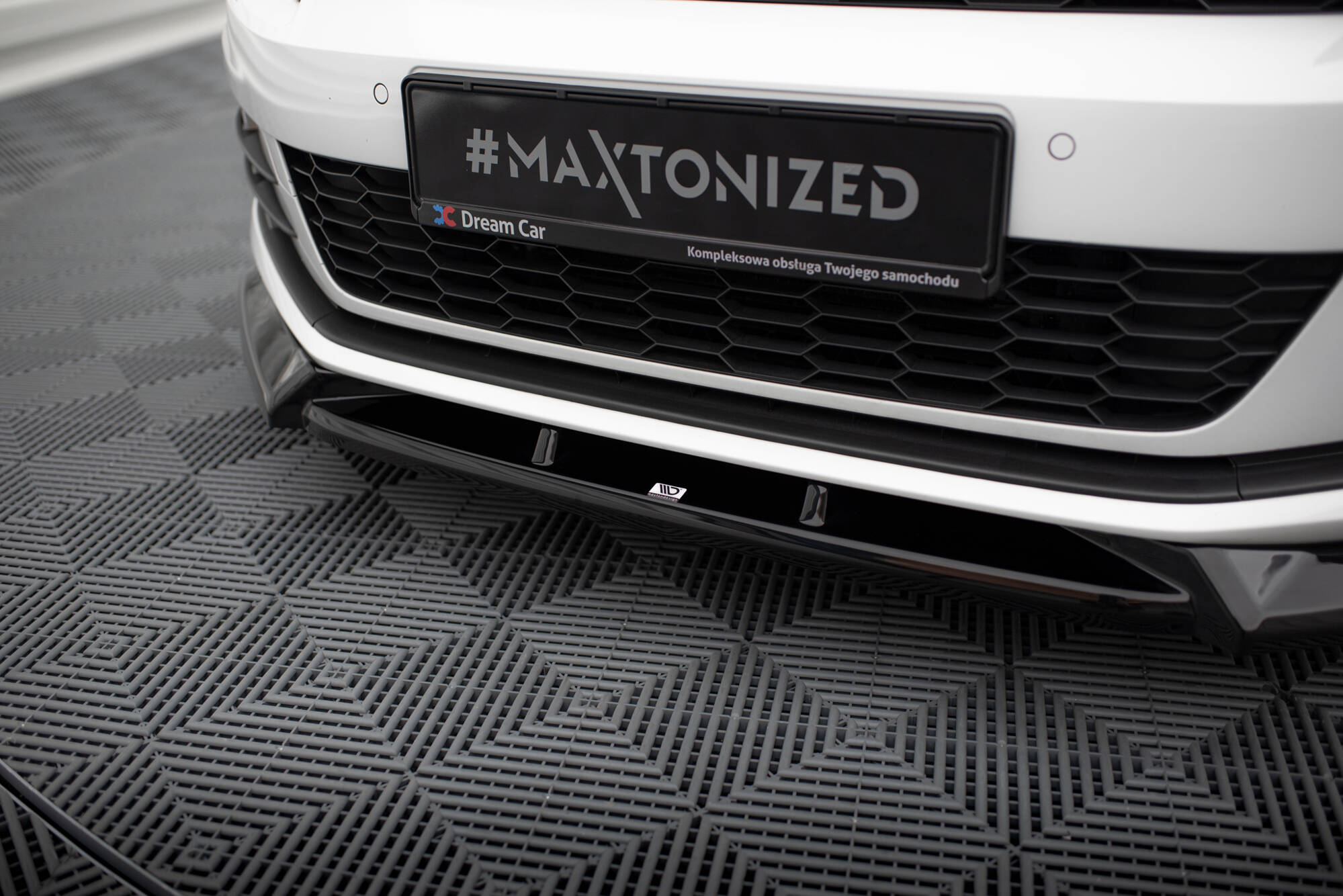 pol_po_Front-Splitter-V-2-Volkswagen-Scirocco-Mk3-Facelift-20106_6 pol_po_Front-Splitter-V-2-Volkswagen-Scirocco-Mk3-Facelift-20106_6