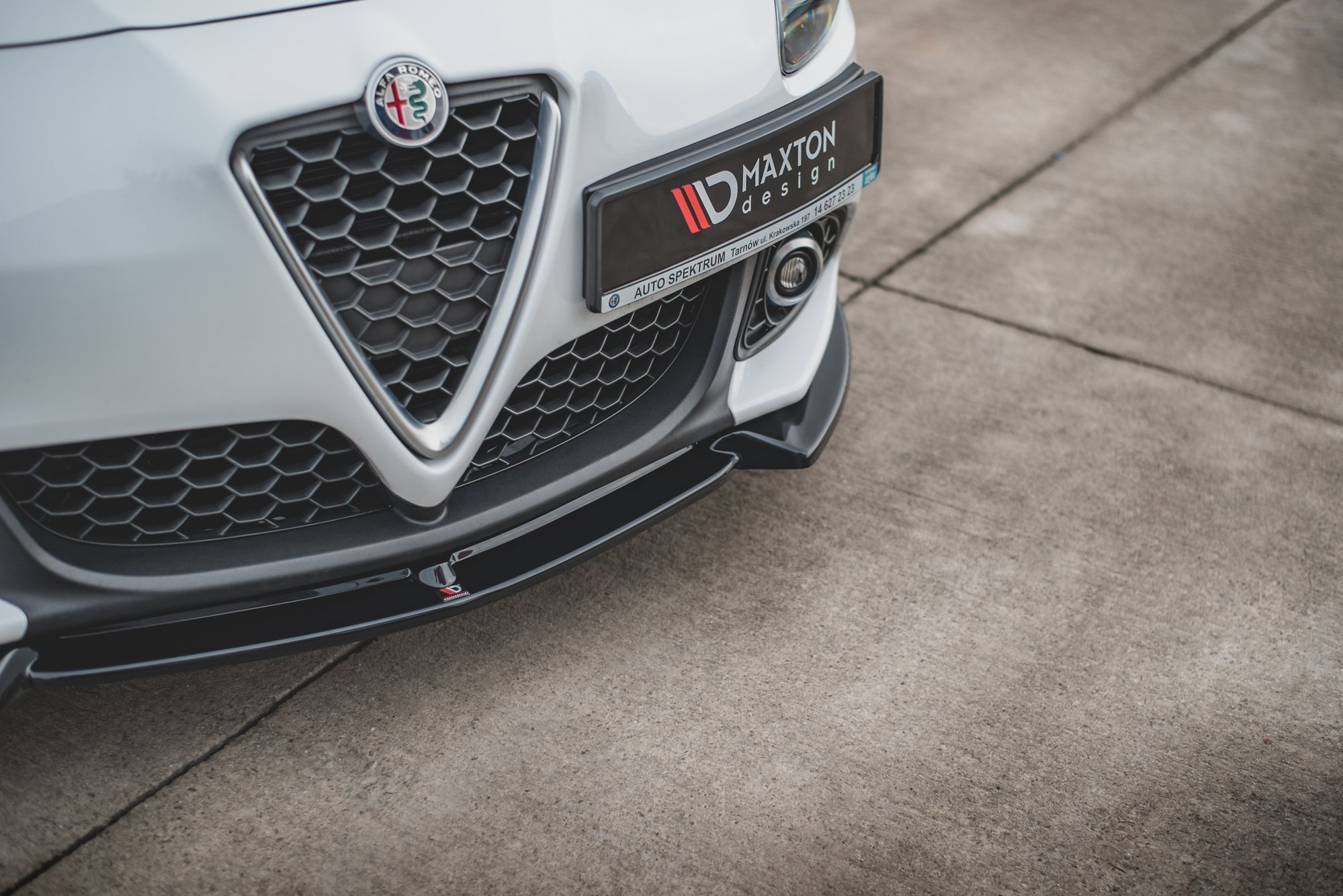pol_po_Front-Splitter-V-3-Alfa-Romeo-Giulietta-11644_6 pol_po_Front-Splitter-V-3-Alfa-Romeo-Giulietta-11644_6
