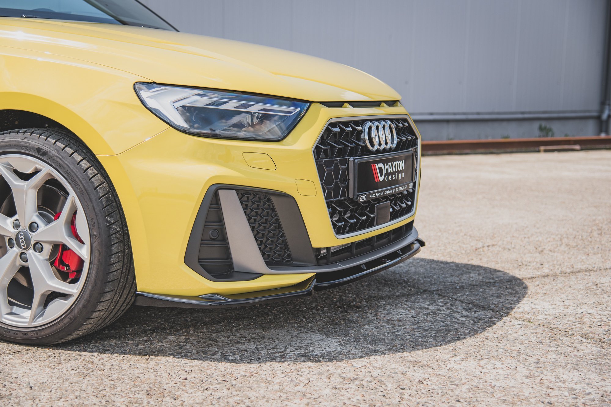 pol_po_Front-Splitter-V-3-Audi-A1-S-Line-GB-10338_5 pol_po_Front-Splitter-V-3-Audi-A1-S-Line-GB-10338_5