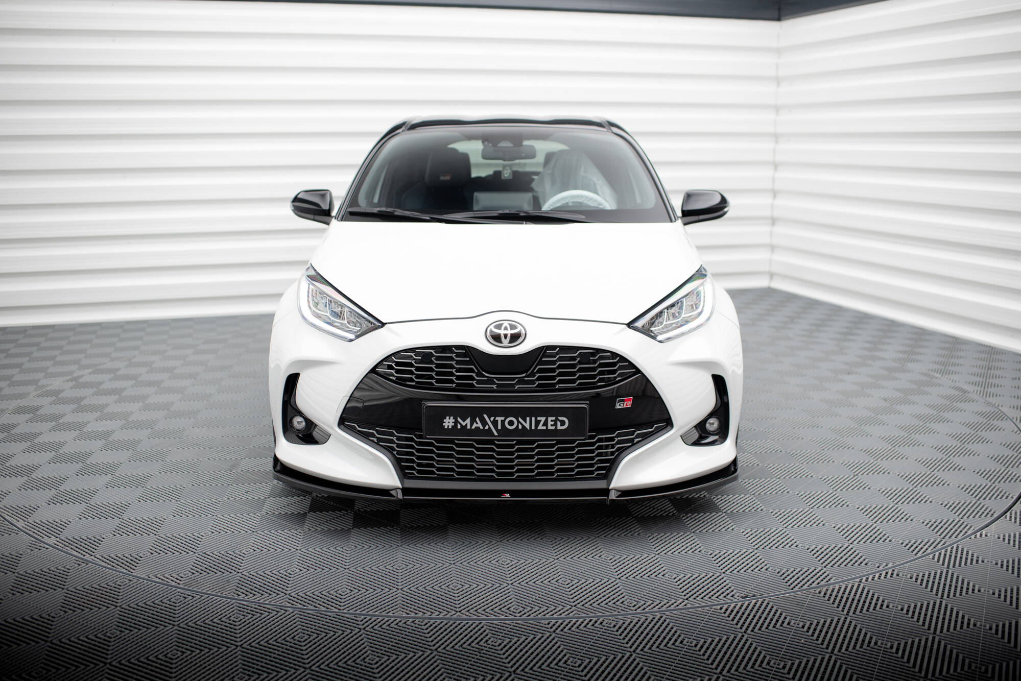 pol_po_Front-Splitter-V-3-Toyota-Yaris-Mk4-16922_3 pol_po_Front-Splitter-V-3-Toyota-Yaris-Mk4-16922_3