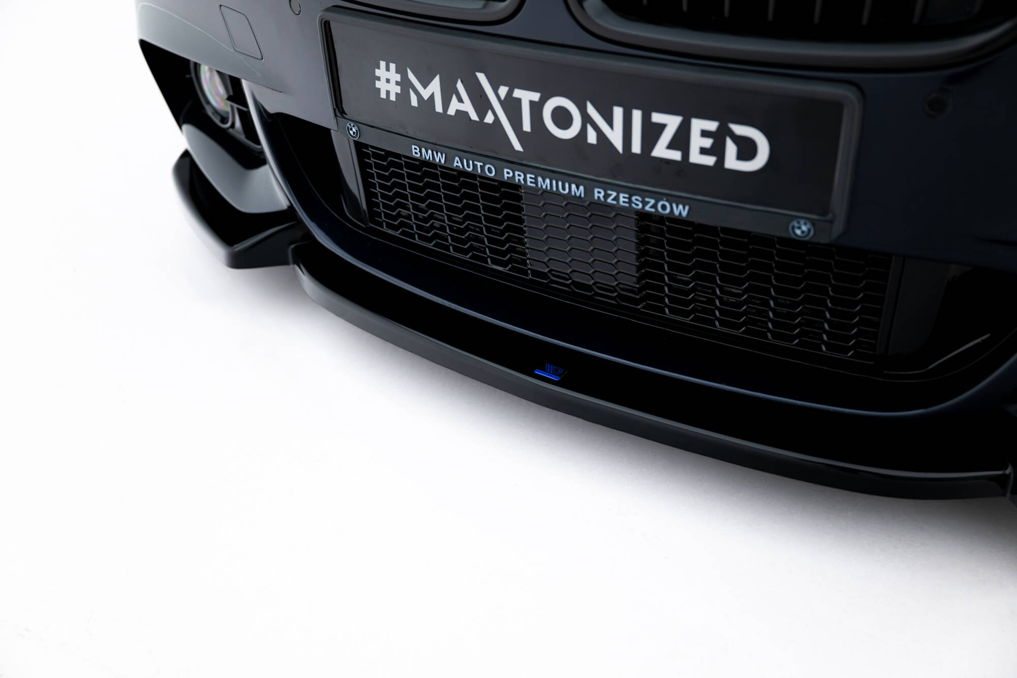 pol_po_Front-Splitter-V-3-for-BMW-5-F10-F11-M-Pack-11026_5 pol_po_Front-Splitter-V-3-for-BMW-5-F10-F11-M-Pack-11026_5