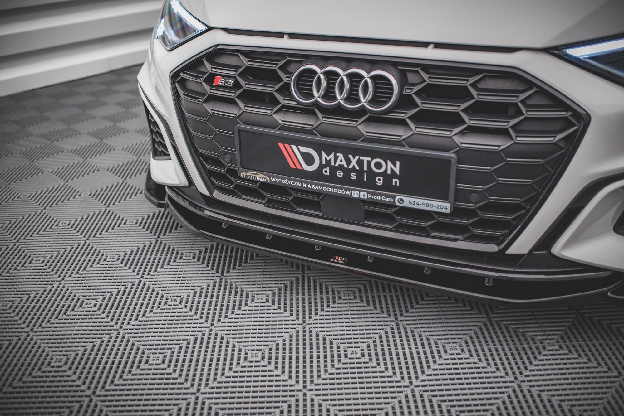 pol_po_Front-Splitter-V-4-Audi-S3-A3-S-Line-8Y-13328_4 pol_po_Front-Splitter-V-4-Audi-S3-A3-S-Line-8Y-13328_4