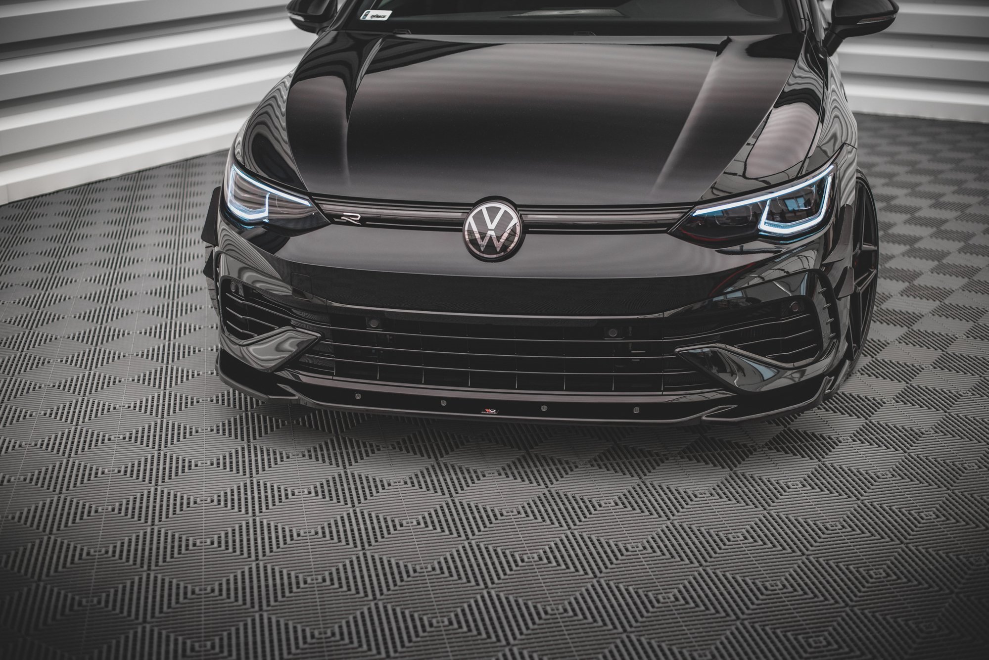 pol_po_Front-Splitter-V-4-Volkswagen-Golf-R-Hatchback-Variant-Mk8-13081_5 pol_po_Front-Splitter-V-4-Volkswagen-Golf-R-Hatchback-Variant-Mk8-13081_5