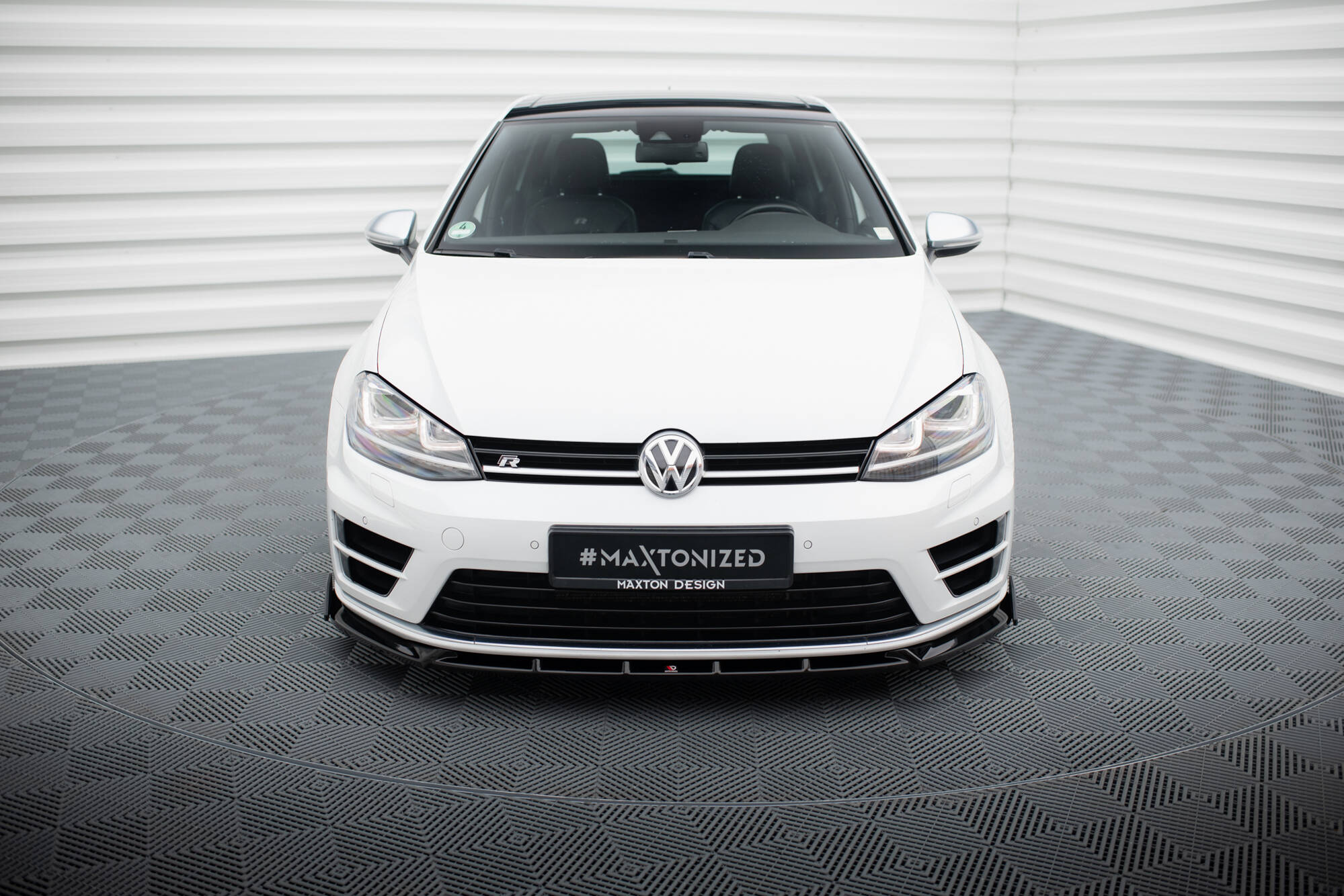 pol_po_Front-Splitter-V-5-Flaps-Volkswagen-Golf-R-R-Line-Mk7-20981_4 pol_po_Front-Splitter-V-5-Flaps-Volkswagen-Golf-R-R-Line-Mk7-20981_4