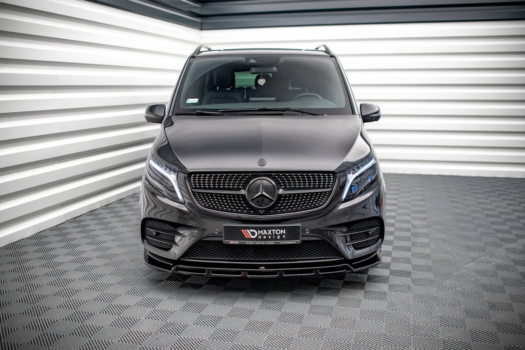 pol_po_Front-Splitter-V-5-Mercedes-Benz-V-Class-AMG-Line-W447-14542_5 pol_po_Front-Splitter-V-5-Mercedes-Benz-V-Class-AMG-Line-W447-14542_5