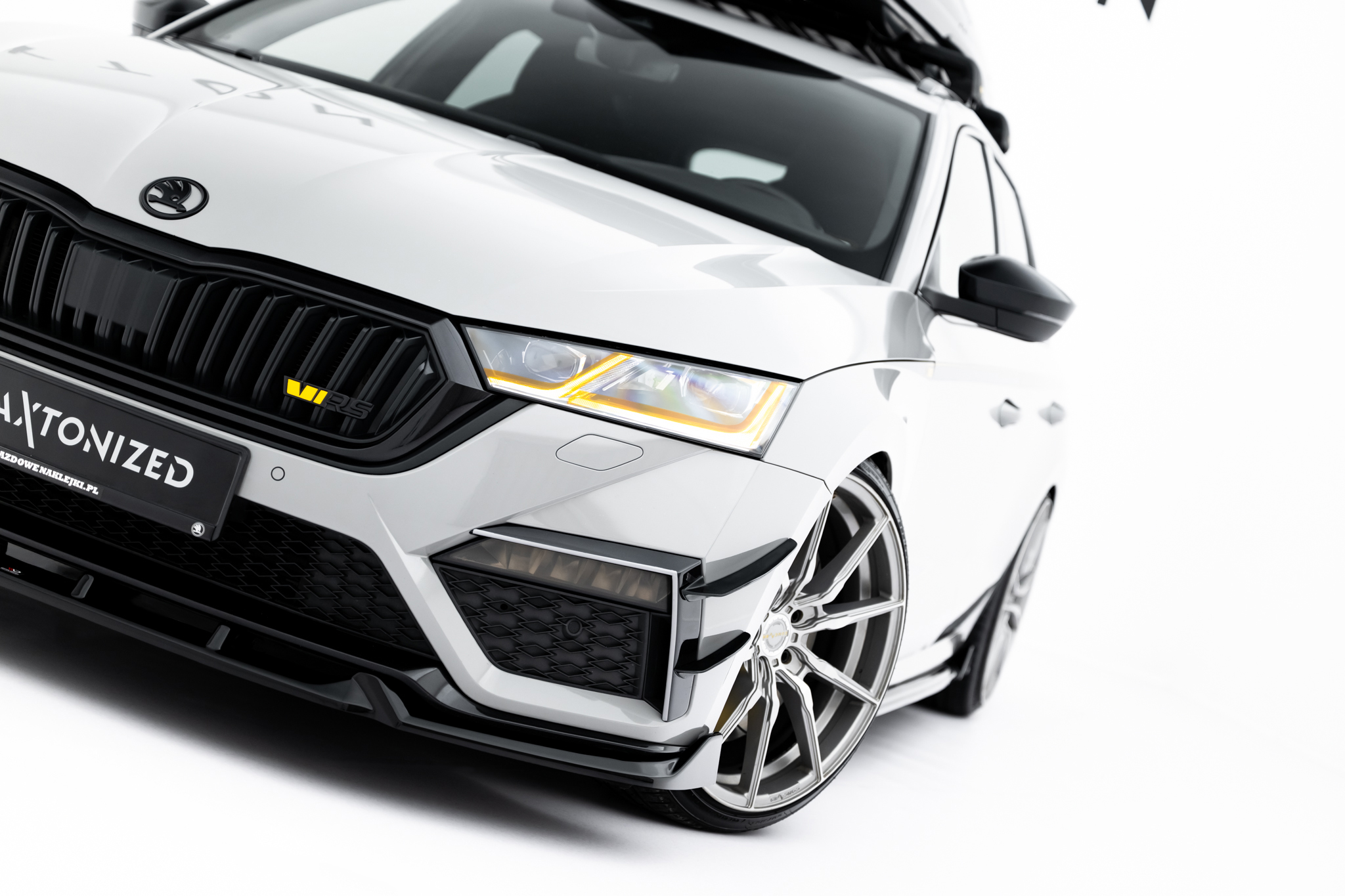pol_po_Front-Splitter-V-5-Skoda-Octavia-RS-Mk4-22962_2 pol_po_Front-Splitter-V-5-Skoda-Octavia-RS-Mk4-22962_2