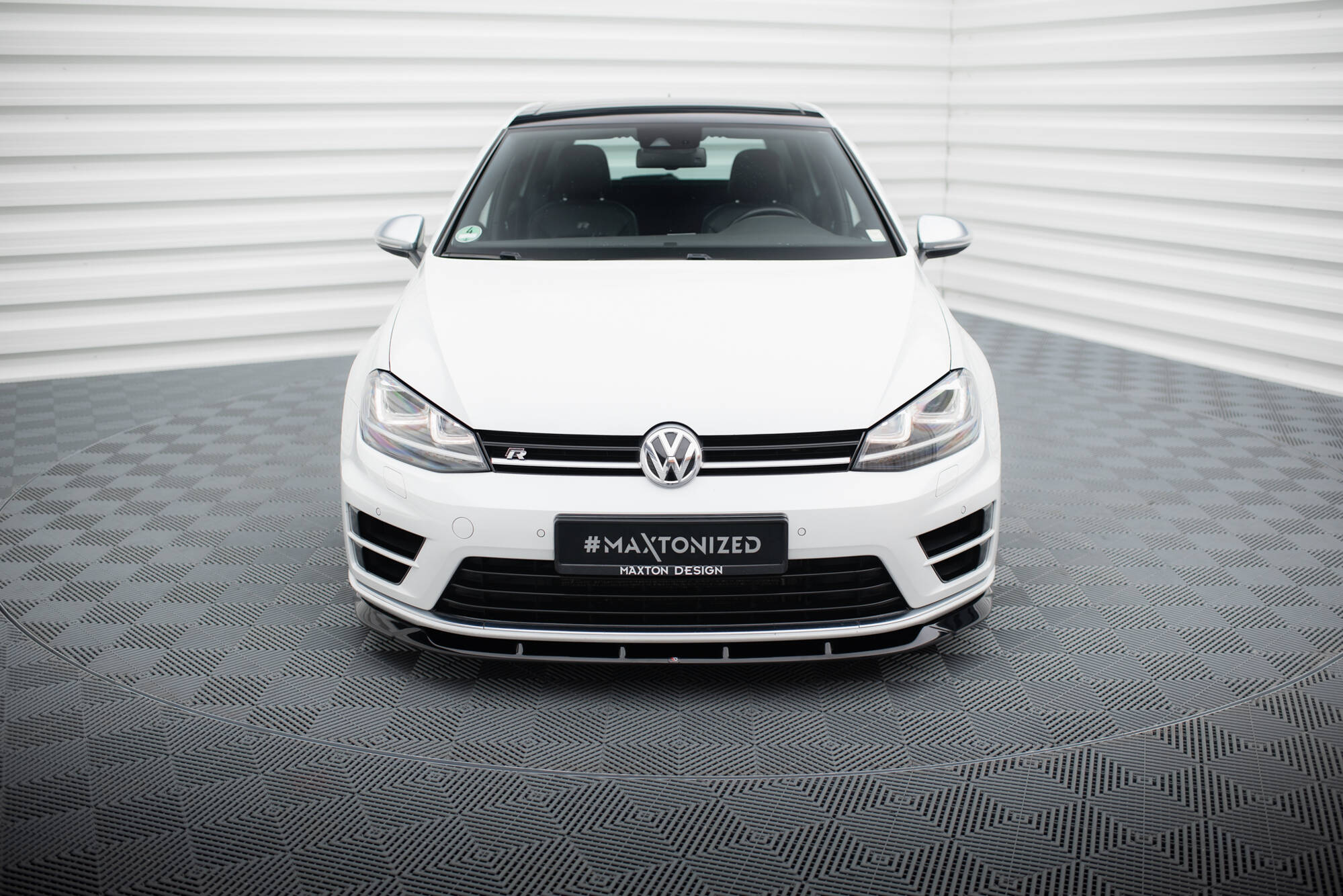 pol_po_Front-Splitter-V-6-Volkswagen-Golf-R-R-Line-Mk7-20982_2 pol_po_Front-Splitter-V-6-Volkswagen-Golf-R-R-Line-Mk7-20982_2