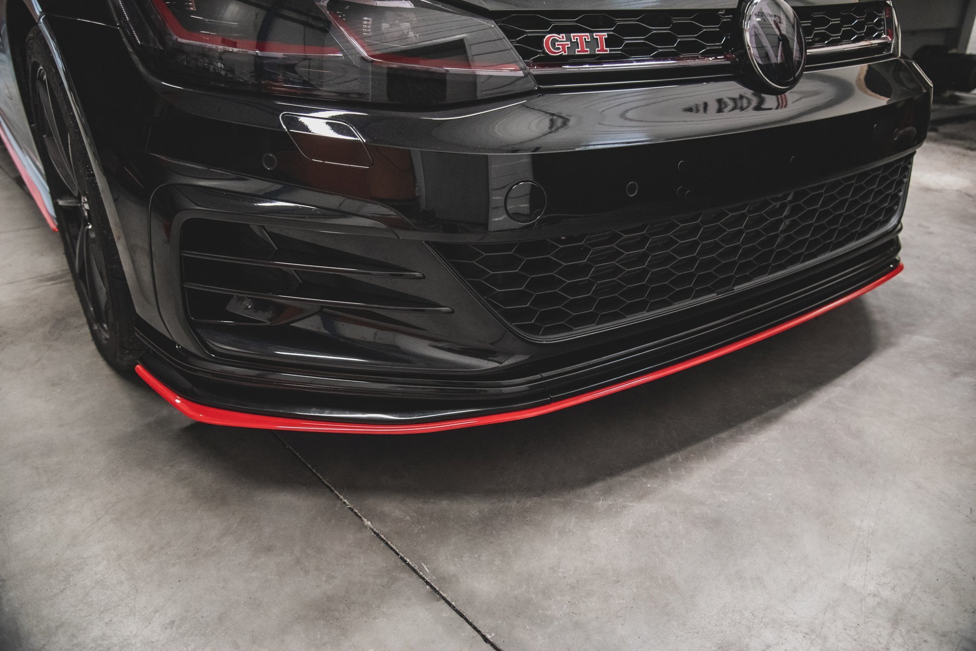 pol_po_Front-Splitter-VW-Golf-7-GTI-TCR-10496_11 pol_po_Front-Splitter-VW-Golf-7-GTI-TCR-10496_11