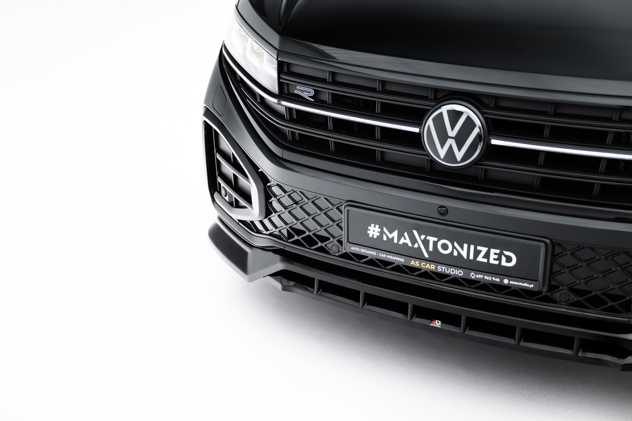 pol_po_Front-Splitter-Volkswagen-Touareg-R-Line-Mk3-Facelift-23414_9 pol_po_Front-Splitter-Volkswagen-Touareg-R-Line-Mk3-Facelift-23414_9