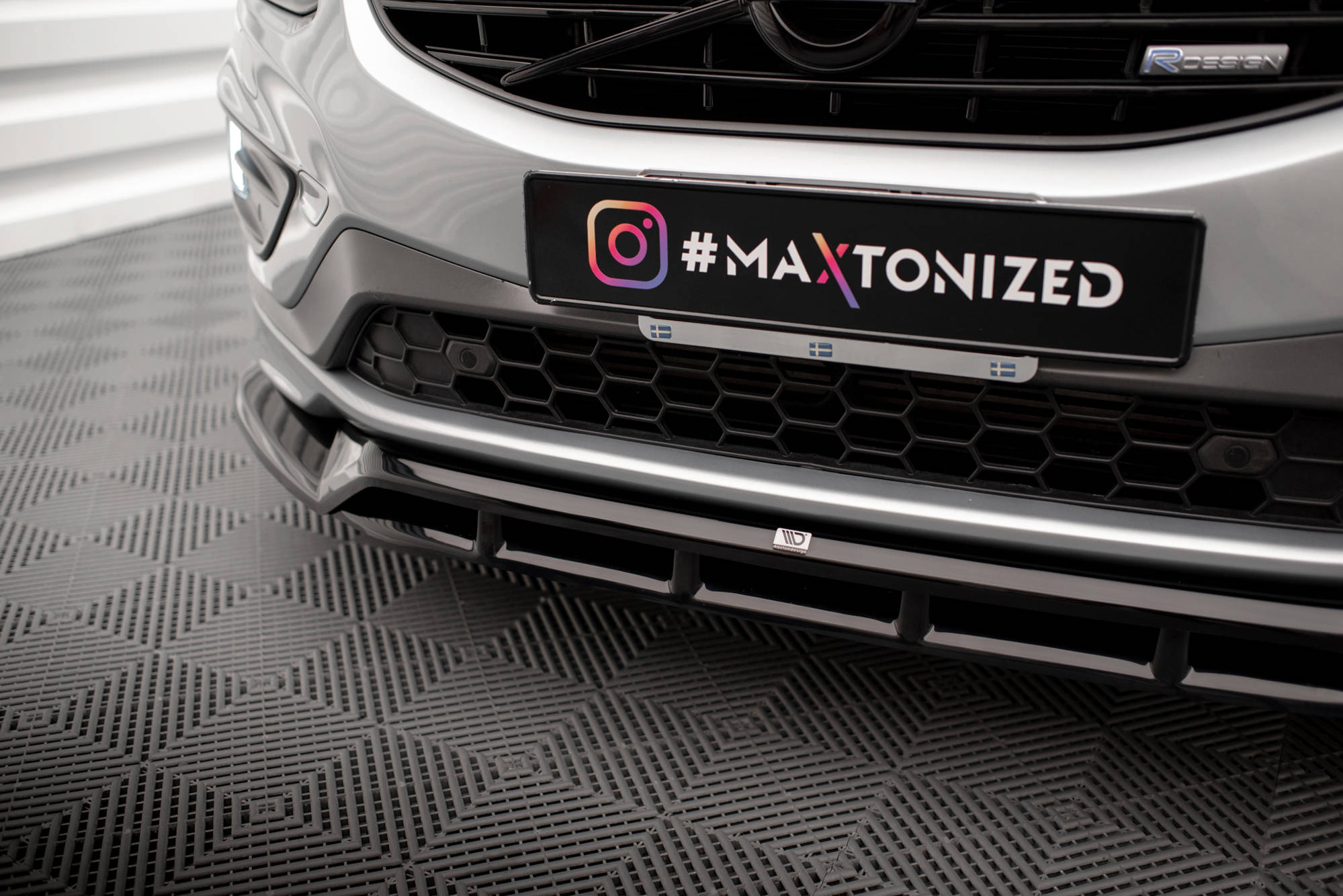 pol_po_Front-Splitter-Volvo-XC60-R-Design-Mk1-Facelift-17957_7 pol_po_Front-Splitter-Volvo-XC60-R-Design-Mk1-Facelift-17957_7
