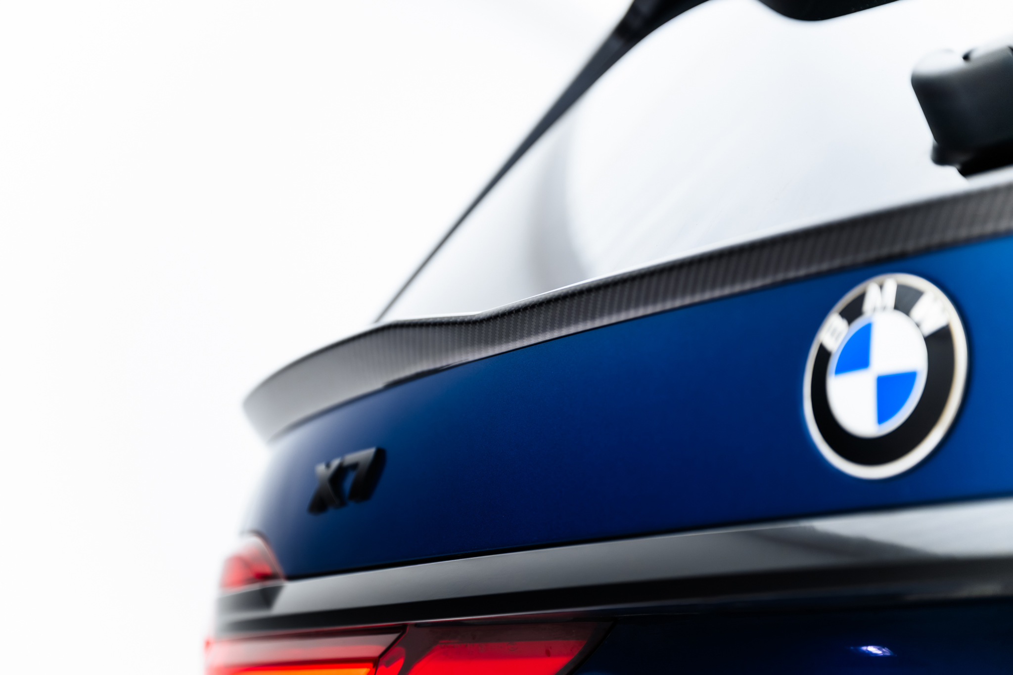 pol_po_Prepreg-Carbon-Fiber-Tailgate-Spoiler-Lower-BMW-X7-M-Pack-G07-23509_3 pol_po_Prepreg-Carbon-Fiber-Tailgate-Spoiler-Lower-BMW-X7-M-Pack-G07-23509_3