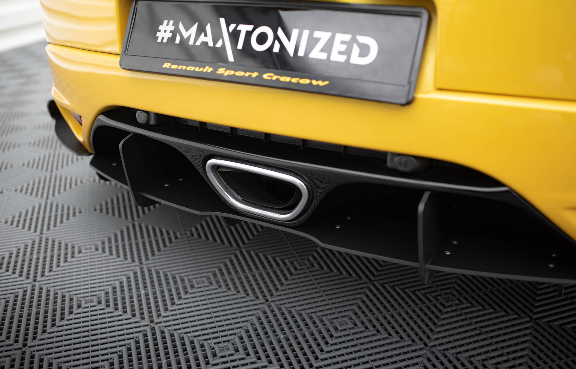 pol_po_REAR-DIFFUSER-RENAULT-MEGANE-MK3-RS-1802_6 pol_po_REAR-DIFFUSER-RENAULT-MEGANE-MK3-RS-1802_6