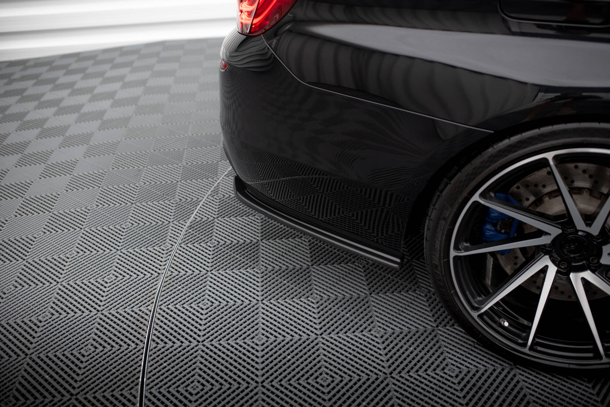 pol_po_REAR-SIDE-SPLITTERS-BMW-M5-F10-7815_3 pol_po_REAR-SIDE-SPLITTERS-BMW-M5-F10-7815_3