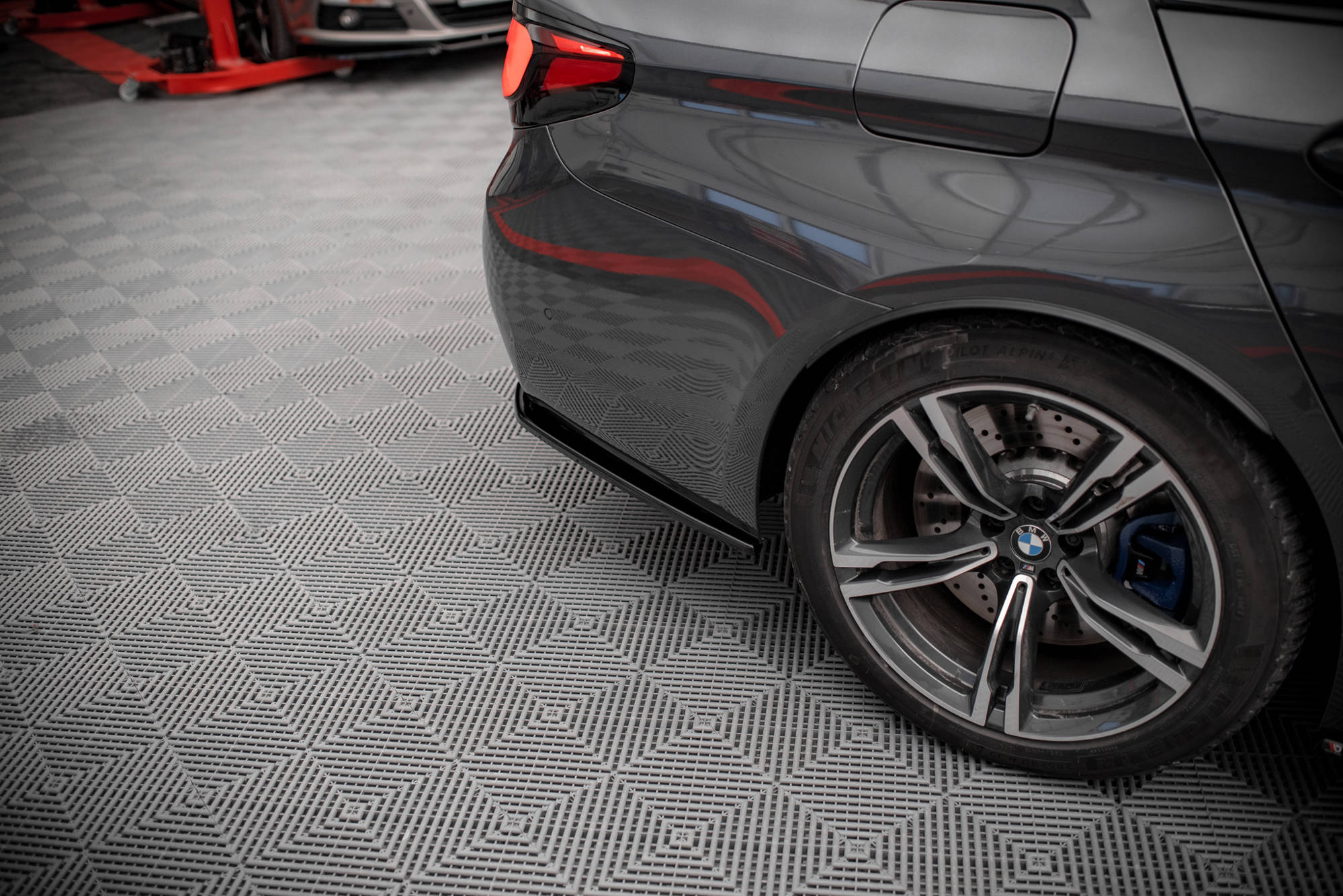 pol_po_REAR-SIDE-SPLITTERS-BMW-M5-F90-8027_3 pol_po_REAR-SIDE-SPLITTERS-BMW-M5-F90-8027_3