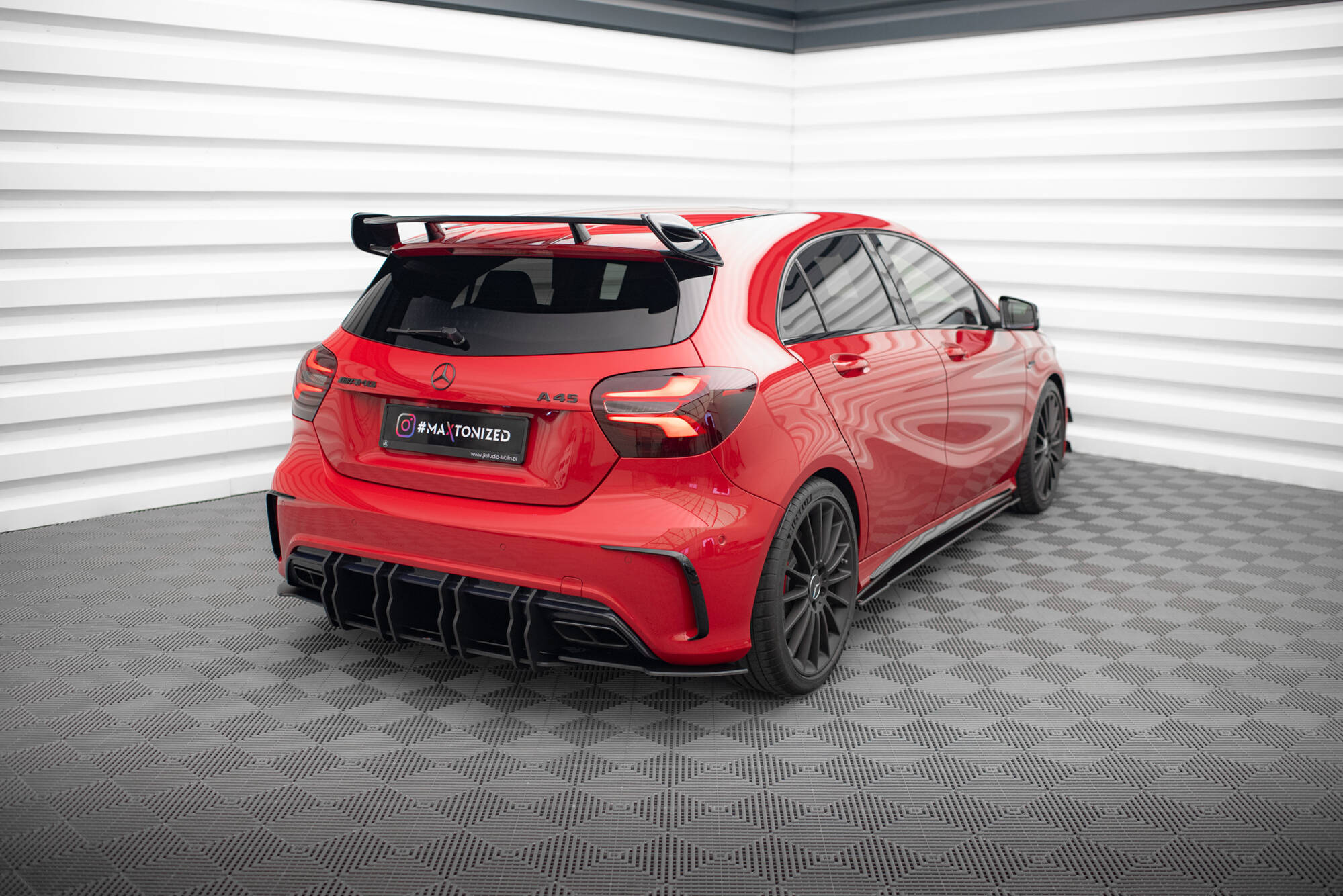 pol_po_REAR-SIDE-SPLITTERS-Mercedes-A-W176-AMG-Facelift-5731_5 pol_po_REAR-SIDE-SPLITTERS-Mercedes-A-W176-AMG-Facelift-5731_5