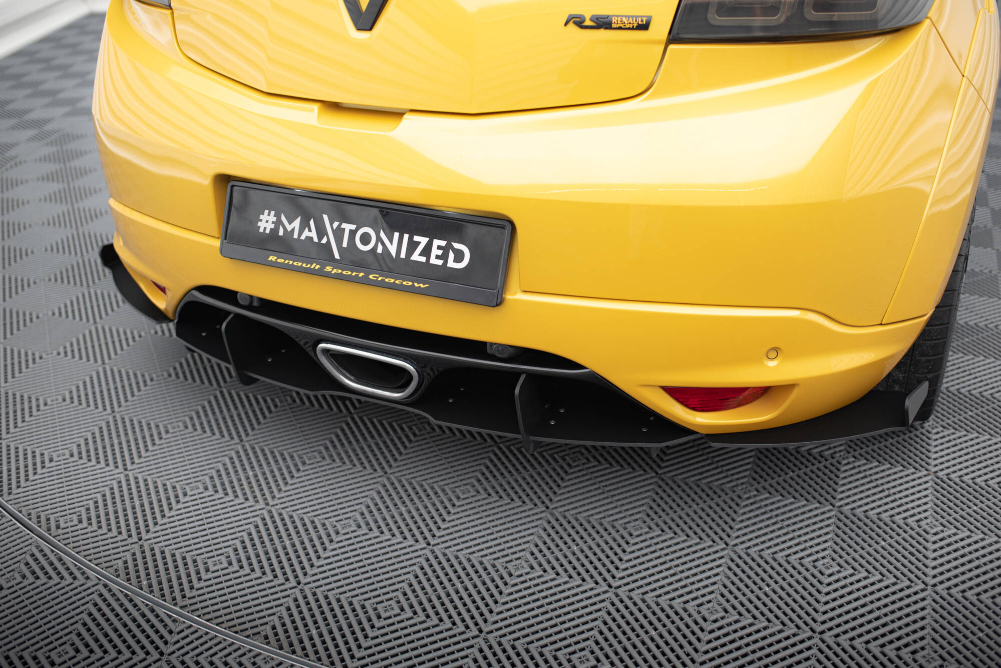 pol_po_REAR-SIDE-SPLITTERS-RENAULT-MEGANE-MK3-RS-1886_3 pol_po_REAR-SIDE-SPLITTERS-RENAULT-MEGANE-MK3-RS-1886_3