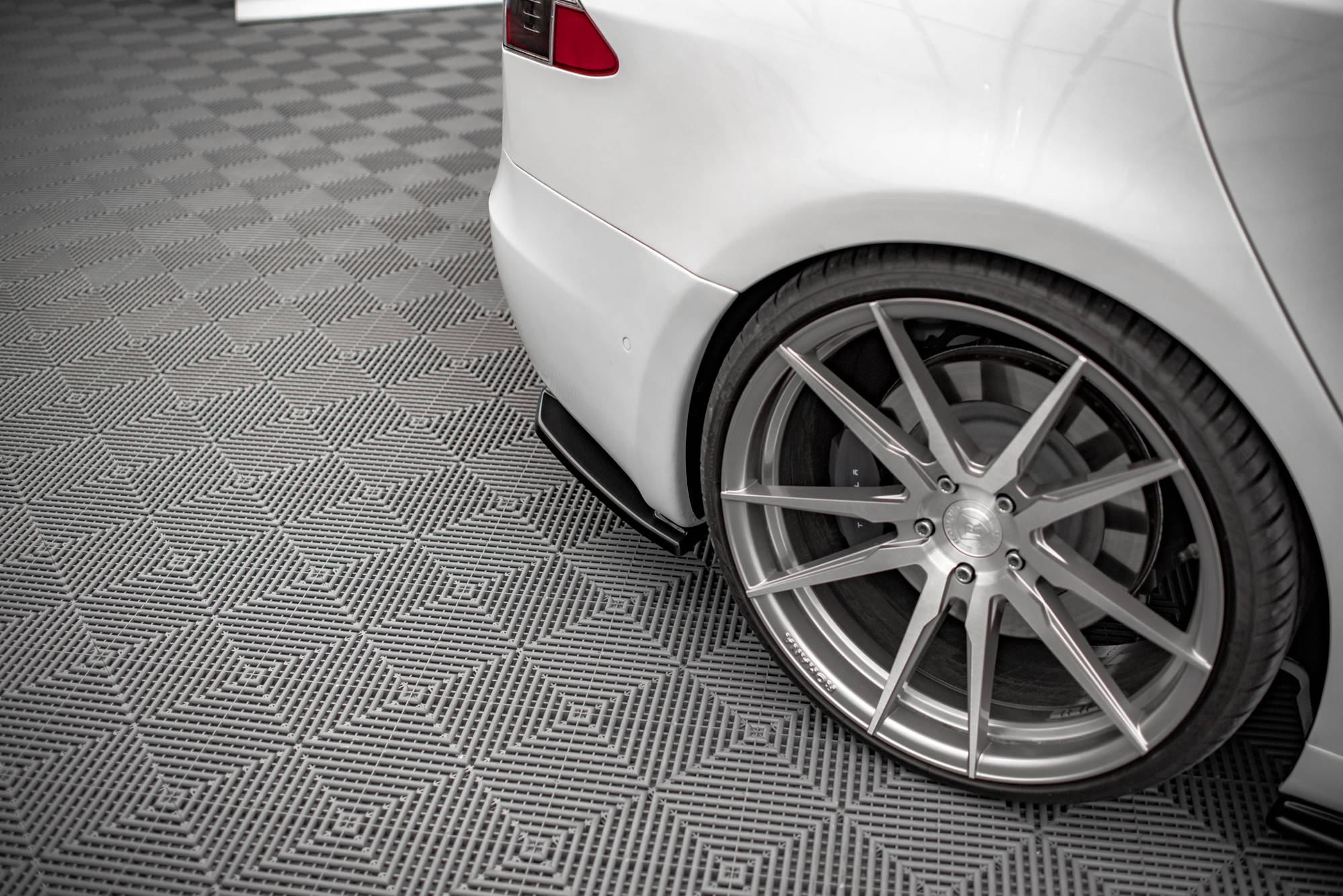 pol_po_REAR-SIDE-SPLITTERS-Tesla-Model-S-Facelift-5748_7 pol_po_REAR-SIDE-SPLITTERS-Tesla-Model-S-Facelift-5748_7