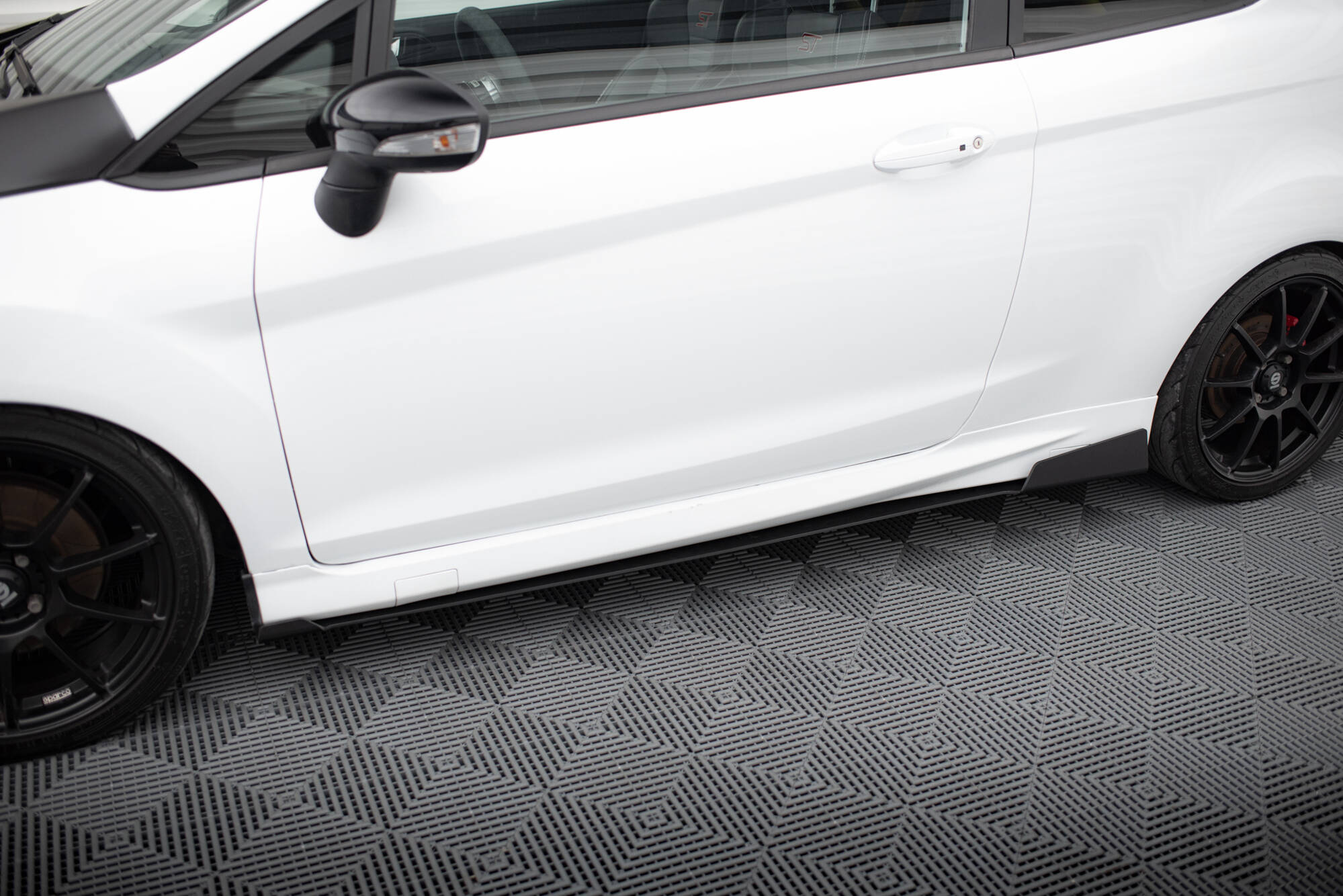 pol_po_Racing-Side-Skirts-Diffusers-Ford-Fiesta-ST-Mk7-FL-6749_3 pol_po_Racing-Side-Skirts-Diffusers-Ford-Fiesta-ST-Mk7-FL-6749_3
