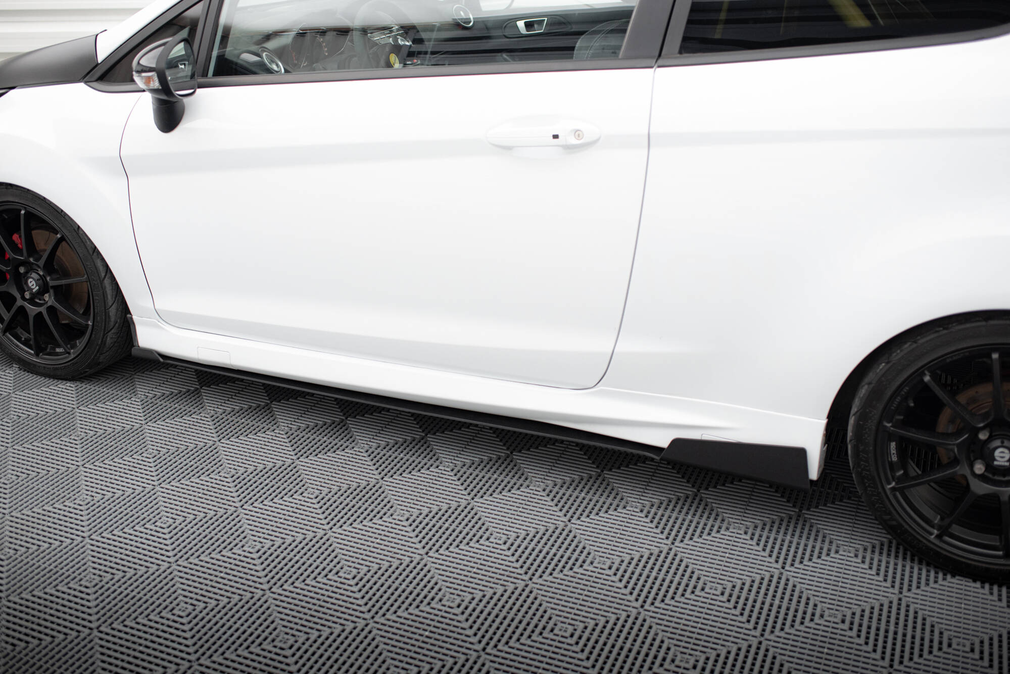 pol_po_Racing-Side-Skirts-Diffusers-Ford-Fiesta-ST-Mk7-FL-6749_4 pol_po_Racing-Side-Skirts-Diffusers-Ford-Fiesta-ST-Mk7-FL-6749_4
