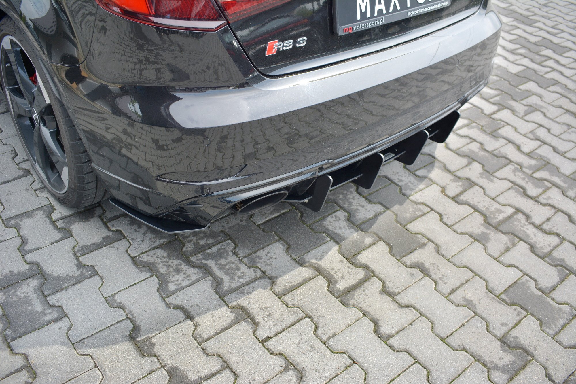 pol_po_Rear-Diffuser-V-1-Audi-RS3-8V-FL-Sportback-7625_3 pol_po_Rear-Diffuser-V-1-Audi-RS3-8V-FL-Sportback-7625_3