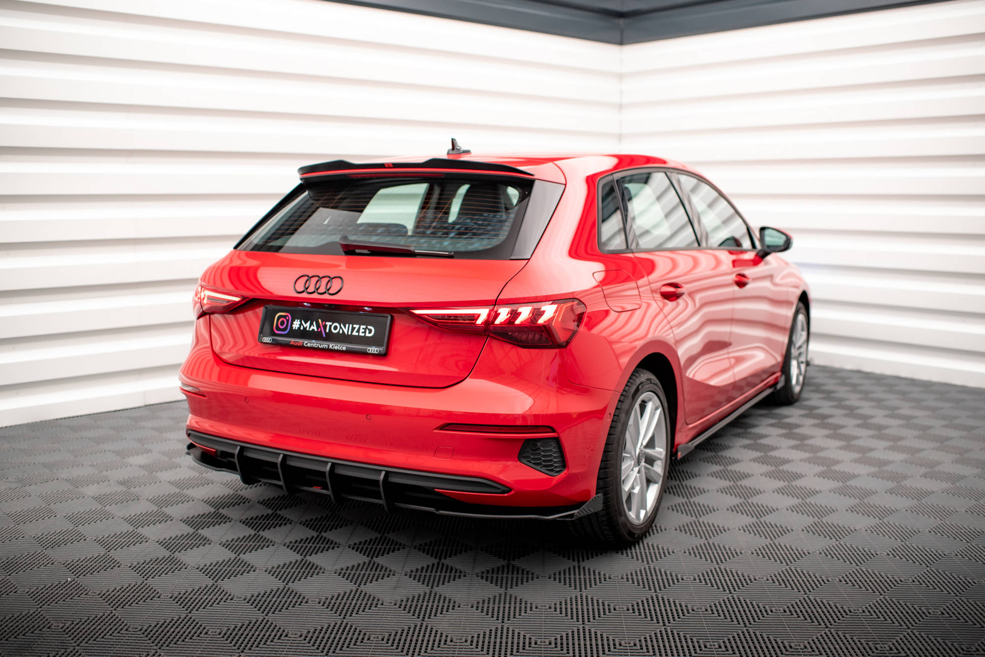 pol_po_Rear-Side-Flaps-Audi-A3-Sportback-8Y-17119_4 pol_po_Rear-Side-Flaps-Audi-A3-Sportback-8Y-17119_4