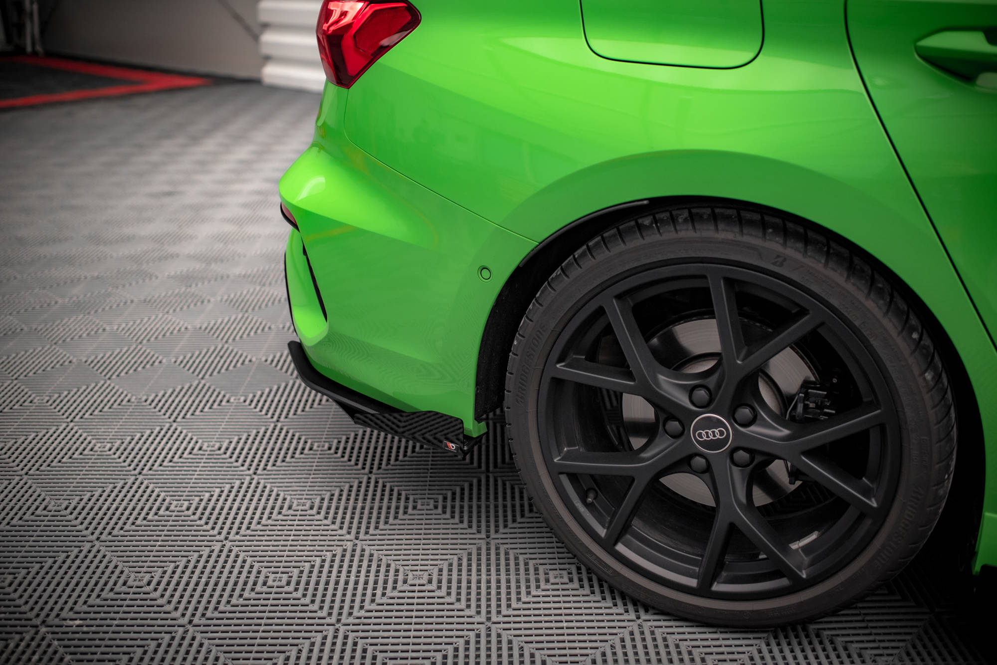 pol_po_Rear-Side-Flaps-Audi-RS3-Sedan-8Y-15250_4 pol_po_Rear-Side-Flaps-Audi-RS3-Sedan-8Y-15250_4