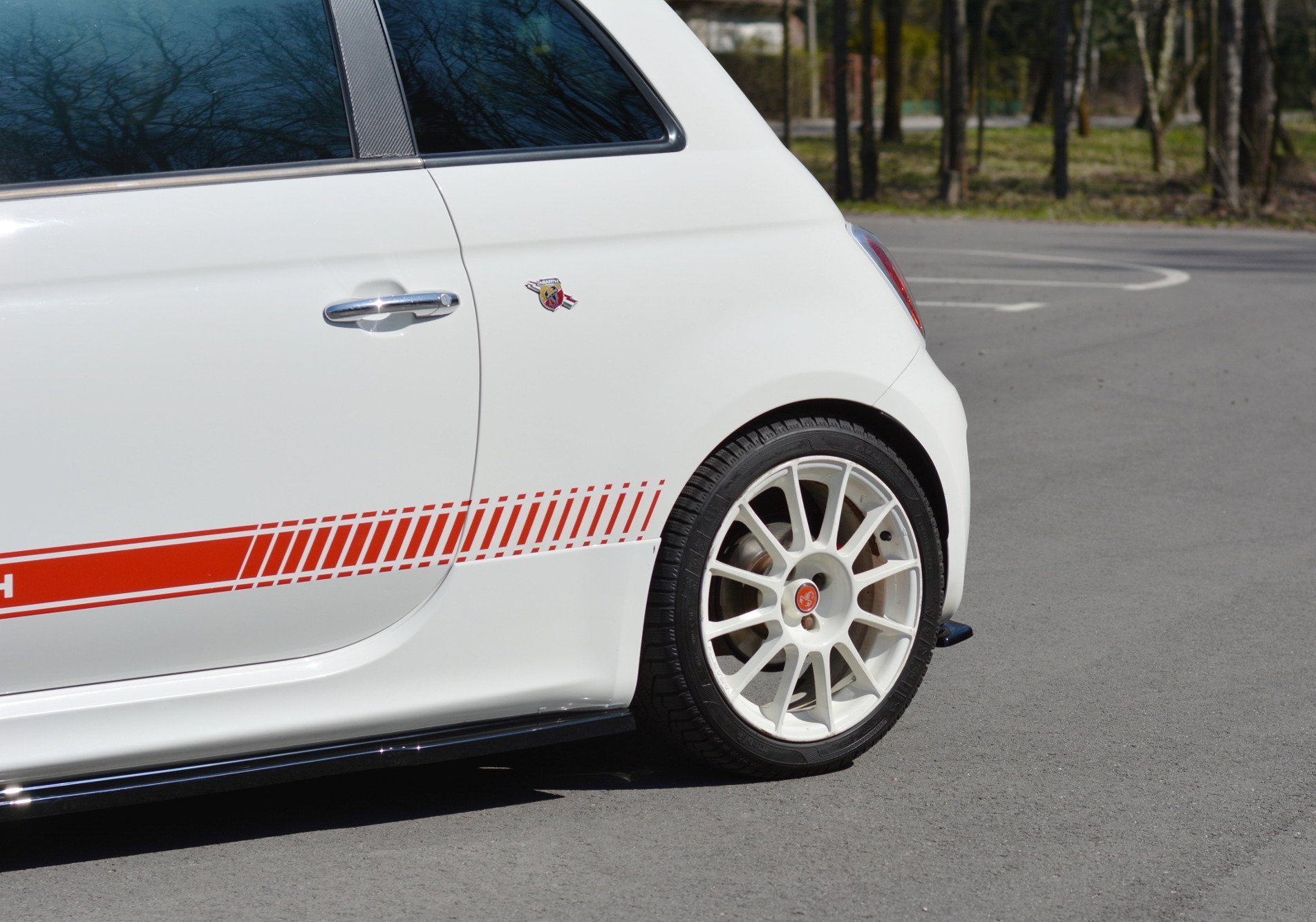 pol_po_Rear-Side-Splitters-Abarth-500-Mk1-7358_5 pol_po_Rear-Side-Splitters-Abarth-500-Mk1-7358_5