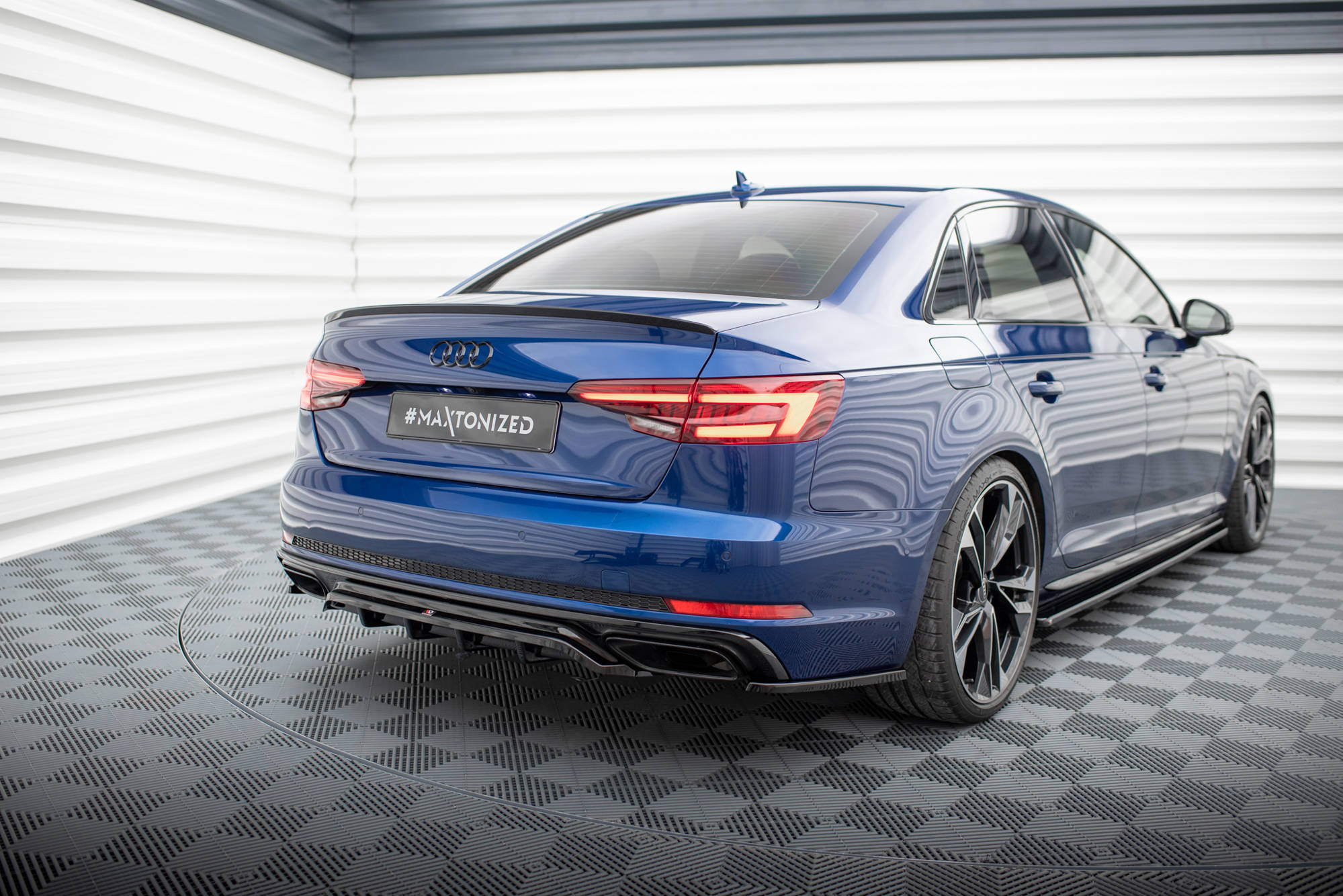 pol_po_Rear-Side-Splitters-Audi-A4-Competition-B9-18714_4 pol_po_Rear-Side-Splitters-Audi-A4-Competition-B9-18714_4
