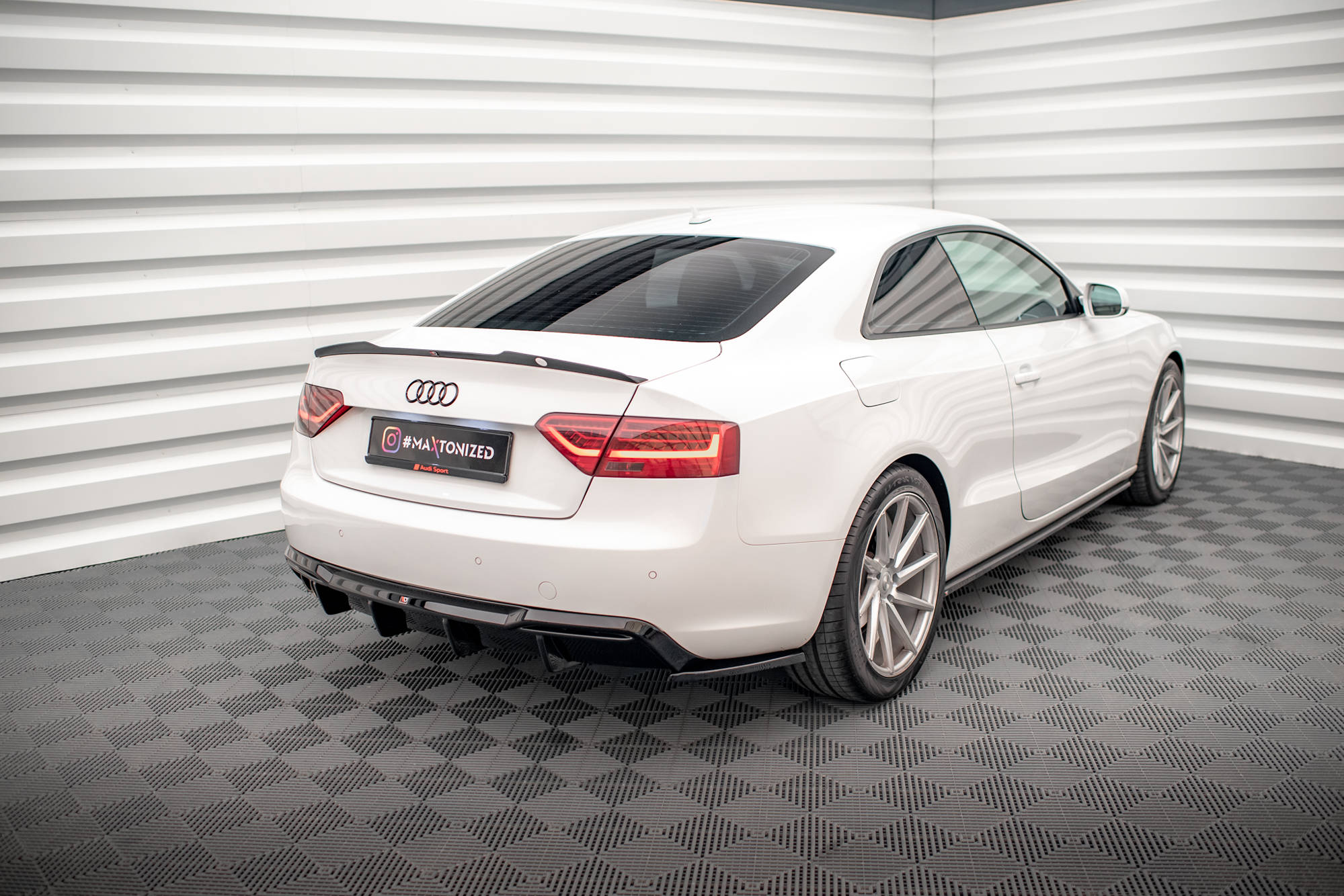 pol_po_Rear-Side-Splitters-Audi-A5-Coupe-8T-Facelift-18228_2 pol_po_Rear-Side-Splitters-Audi-A5-Coupe-8T-Facelift-18228_2