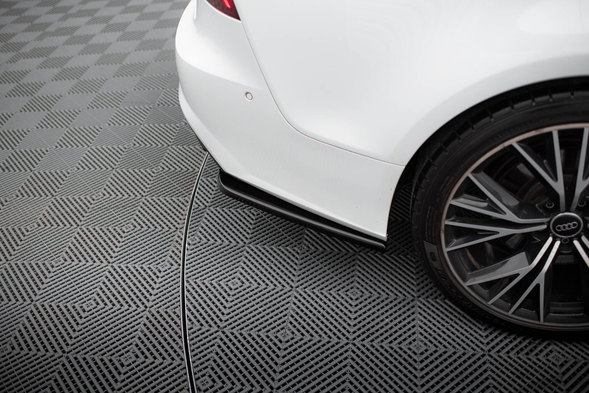 pol_po_Rear-Side-Splitters-Audi-A7-S-Line-Facelift-1081_4 pol_po_Rear-Side-Splitters-Audi-A7-S-Line-Facelift-1081_4