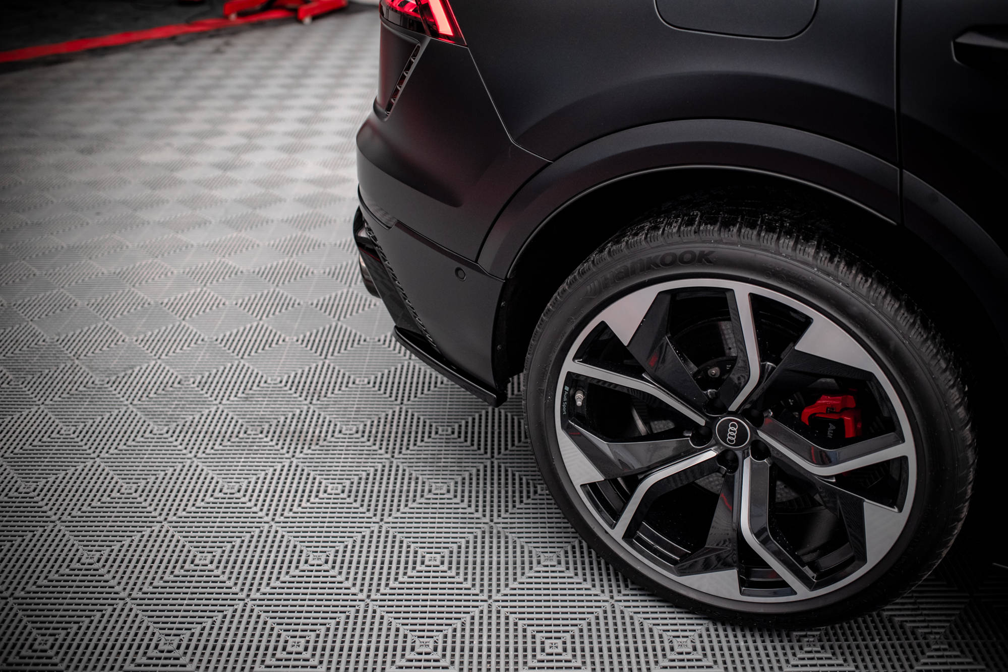 pol_po_Rear-Side-Splitters-Audi-RSQ8-Mk1-16074_4 pol_po_Rear-Side-Splitters-Audi-RSQ8-Mk1-16074_4