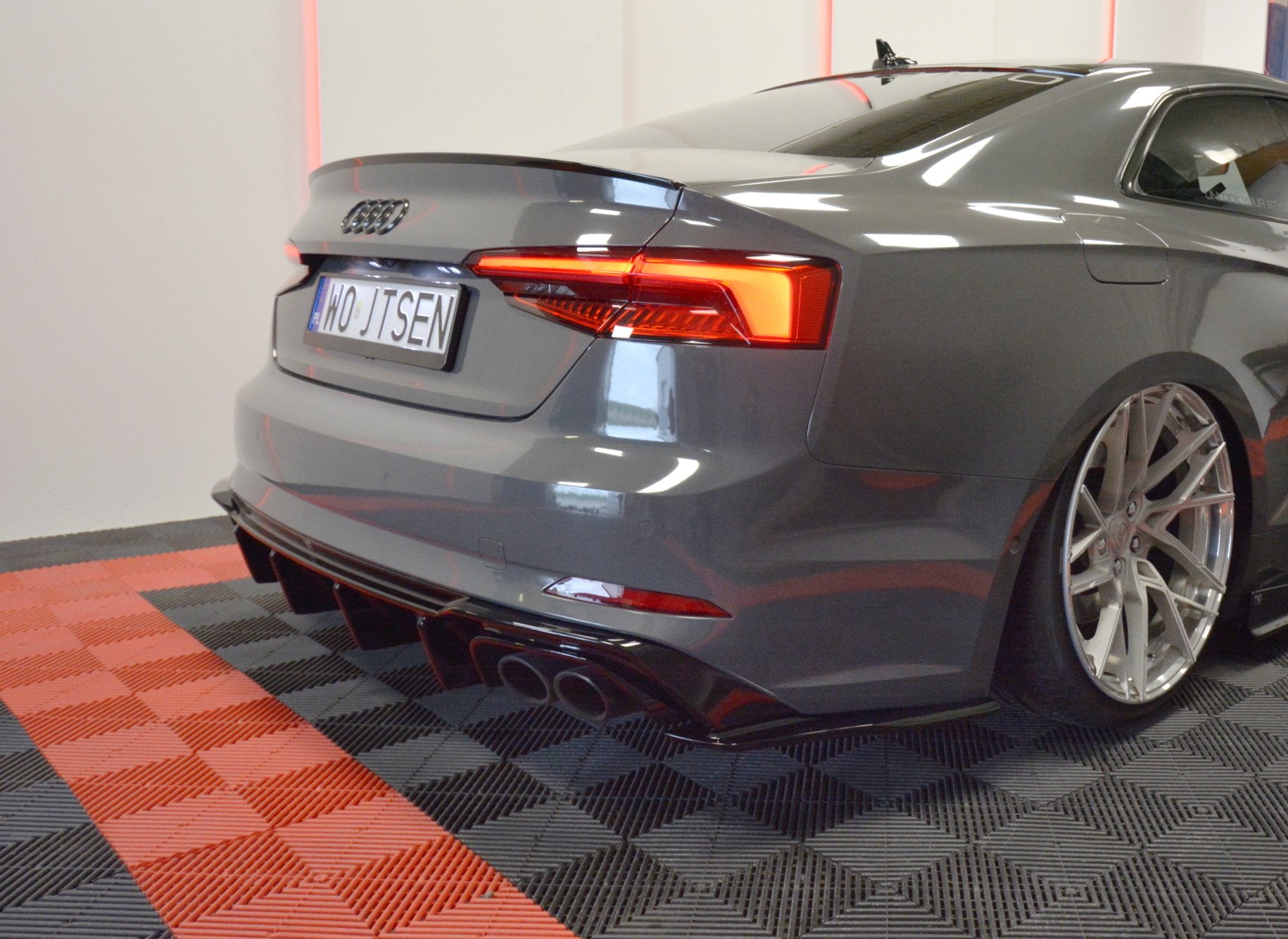 pol_po_Rear-Side-Splitters-Audi-S5-F5-Coupe-7600_5 pol_po_Rear-Side-Splitters-Audi-S5-F5-Coupe-7600_5
