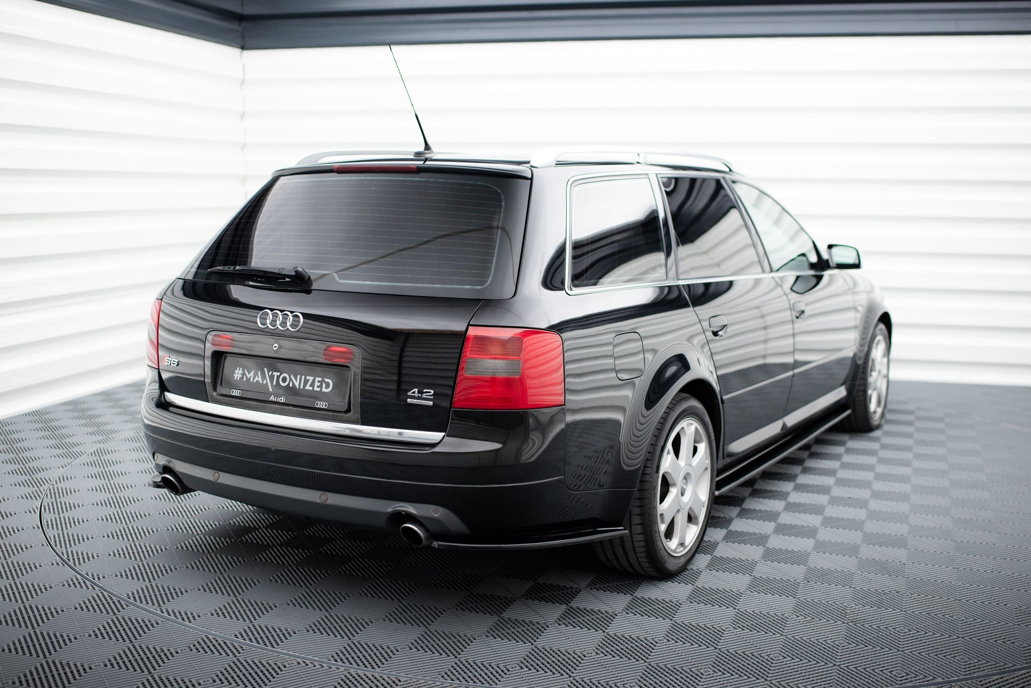 pol_po_Rear-Side-Splitters-Audi-S6-C5-6760_4 pol_po_Rear-Side-Splitters-Audi-S6-C5-6760_4