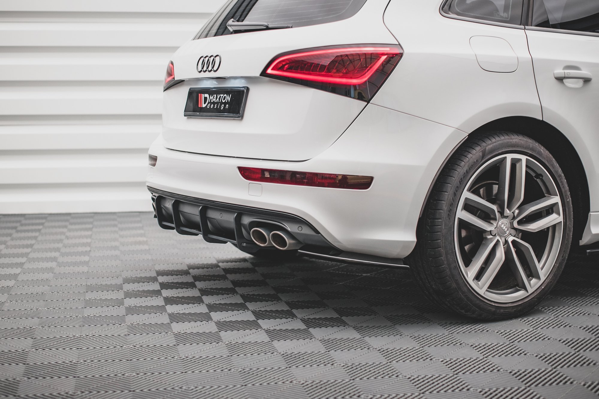 pol_po_Rear-Side-Splitters-Audi-SQ5-Mk1-8R-13138_3 pol_po_Rear-Side-Splitters-Audi-SQ5-Mk1-8R-13138_3