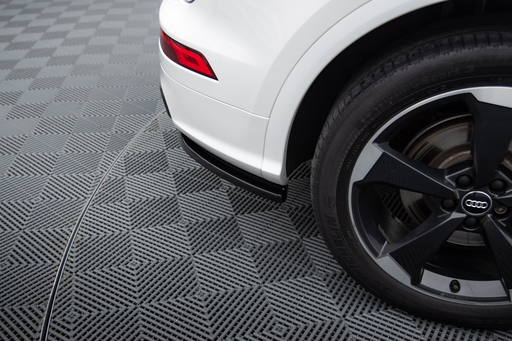 pol_po_Rear-Side-Splitters-Audi-SQ5-Q5-S-line-Mk2-8574_3 pol_po_Rear-Side-Splitters-Audi-SQ5-Q5-S-line-Mk2-8574_3