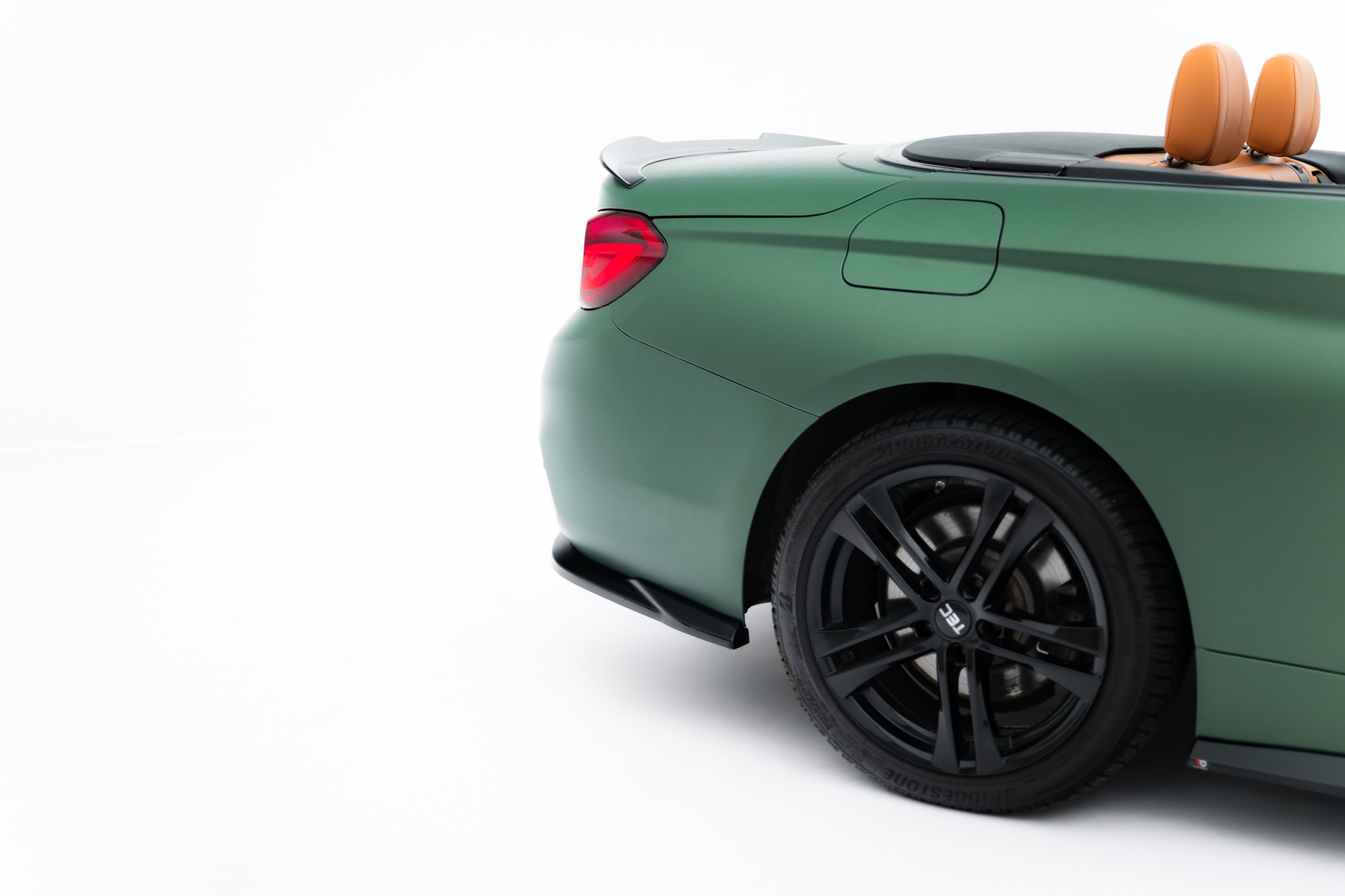 pol_po_Rear-Side-Splitters-BMW-4-Cabrio-Coupe-F33-F32-22950_5 pol_po_Rear-Side-Splitters-BMW-4-Cabrio-Coupe-F33-F32-22950_5