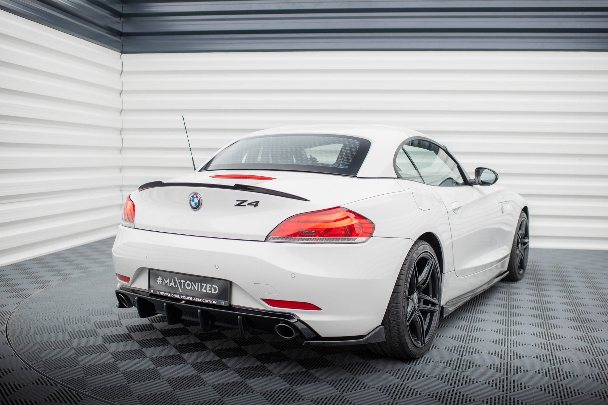 pol_po_Rear-Side-Splitters-BMW-Z4-E89-19758_2 pol_po_Rear-Side-Splitters-BMW-Z4-E89-19758_2