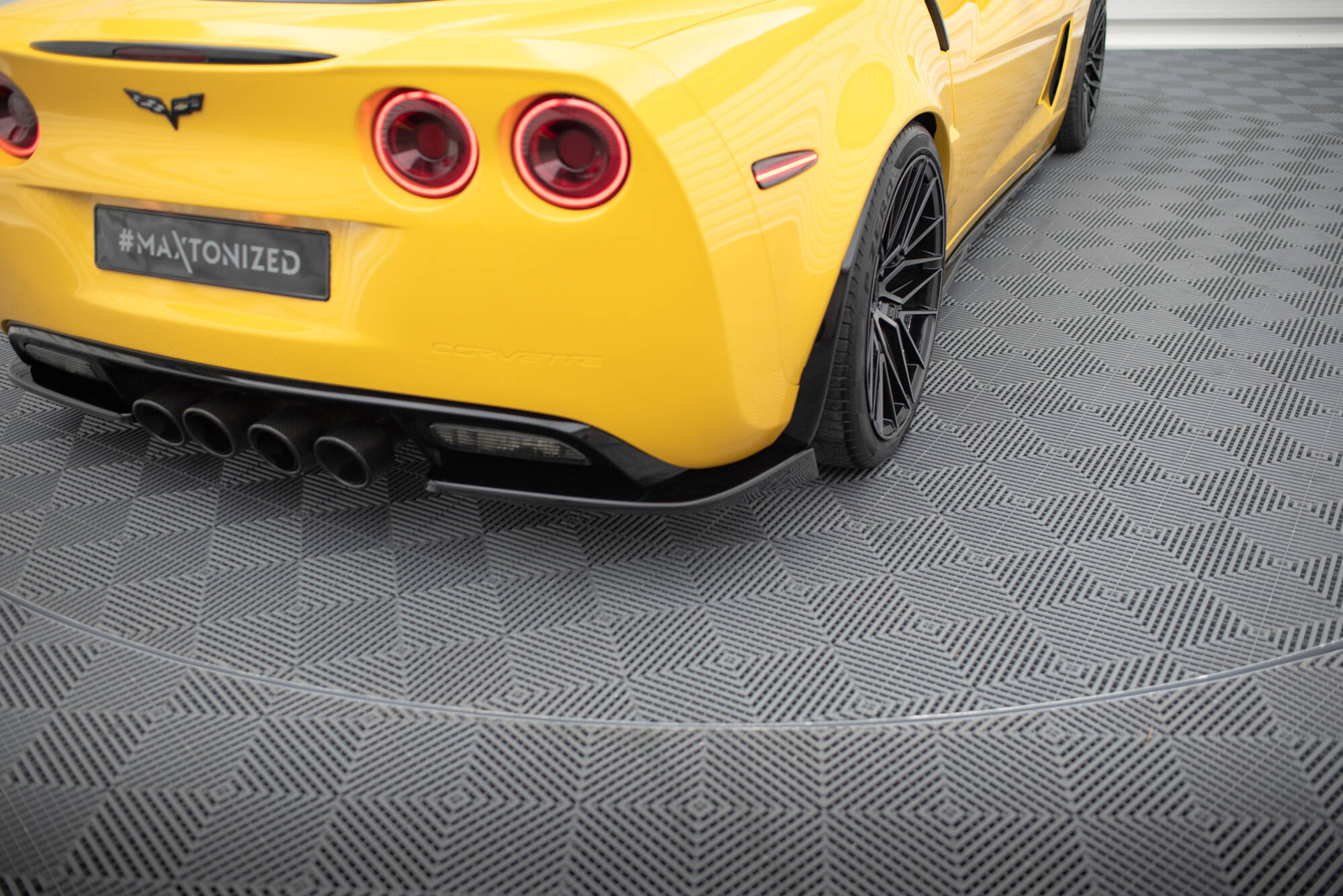 pol_po_Rear-Side-Splitters-Chevrolet-Corvette-Widebody-C6-19204_4 pol_po_Rear-Side-Splitters-Chevrolet-Corvette-Widebody-C6-19204_4